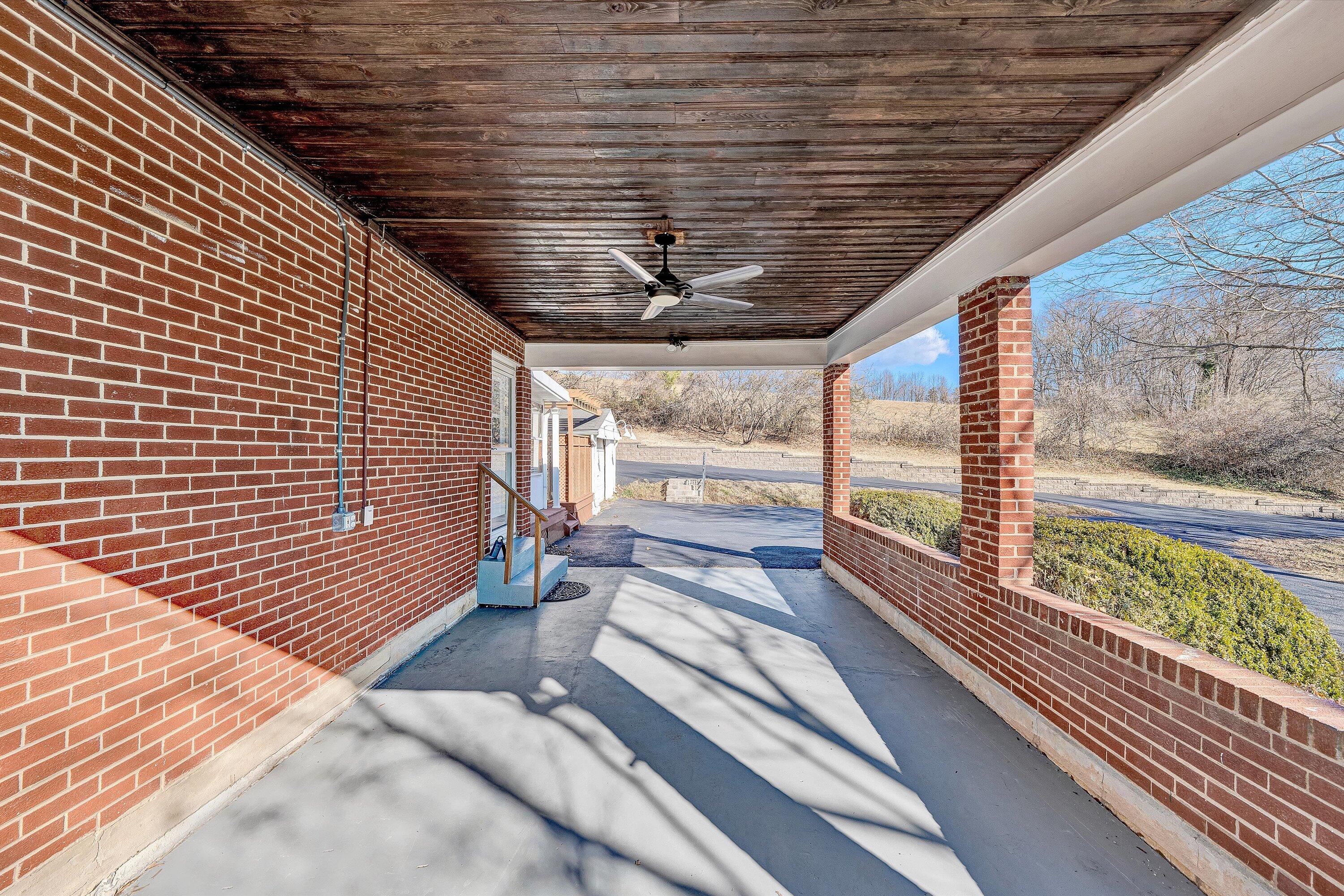 1944 Blue Ridge Springs RD