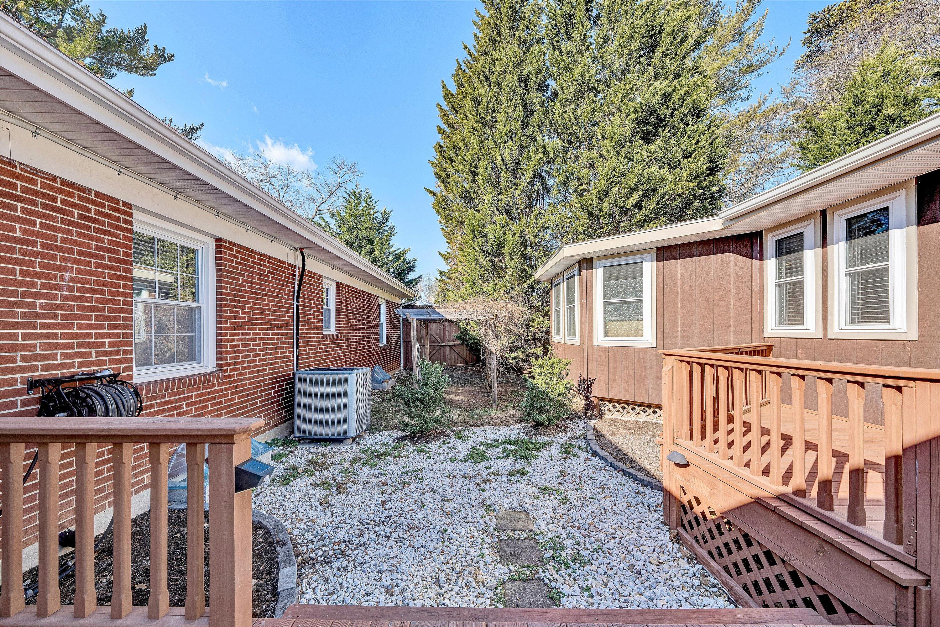 1944 Blue Ridge Springs RD