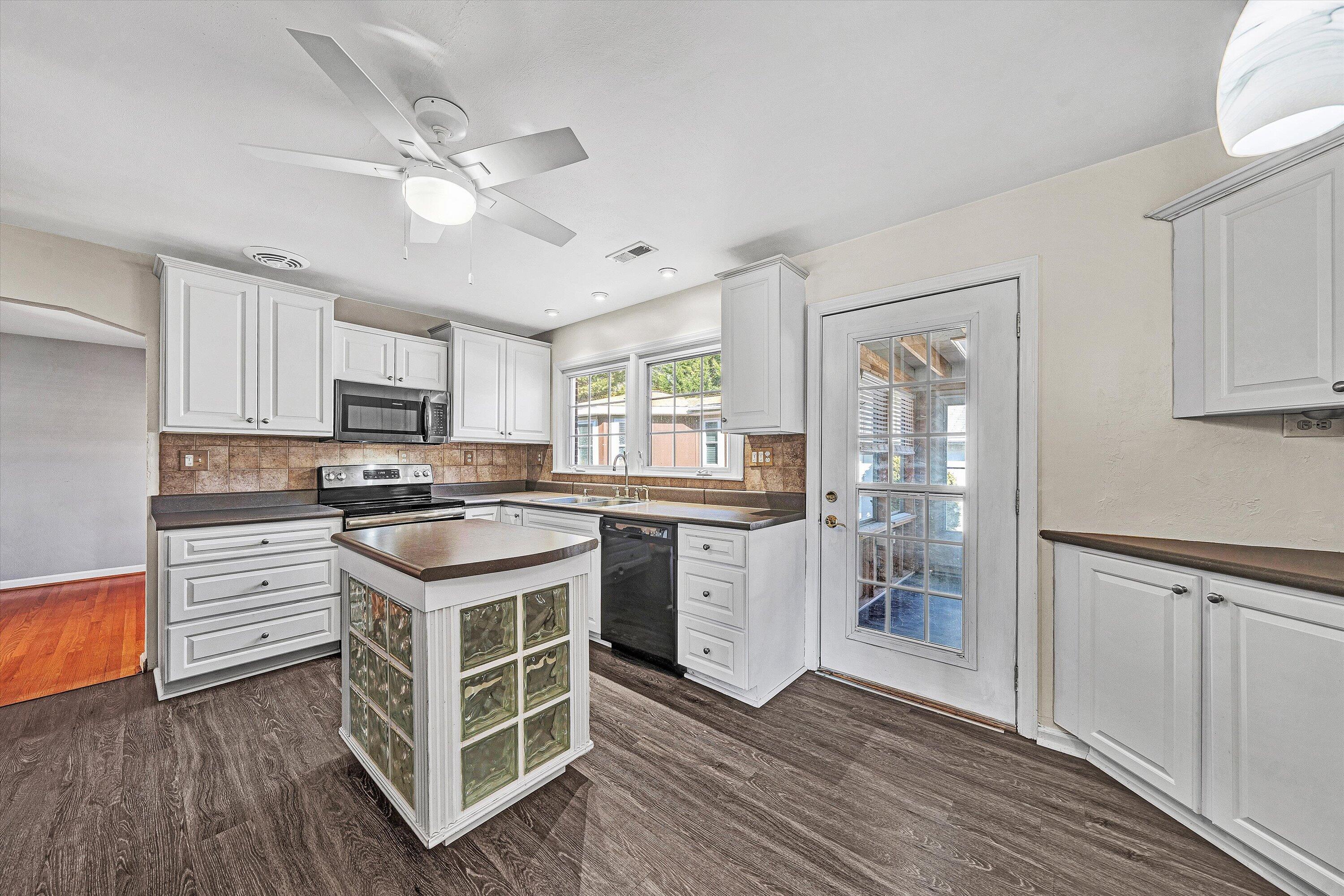 1944 Blue Ridge Springs RD