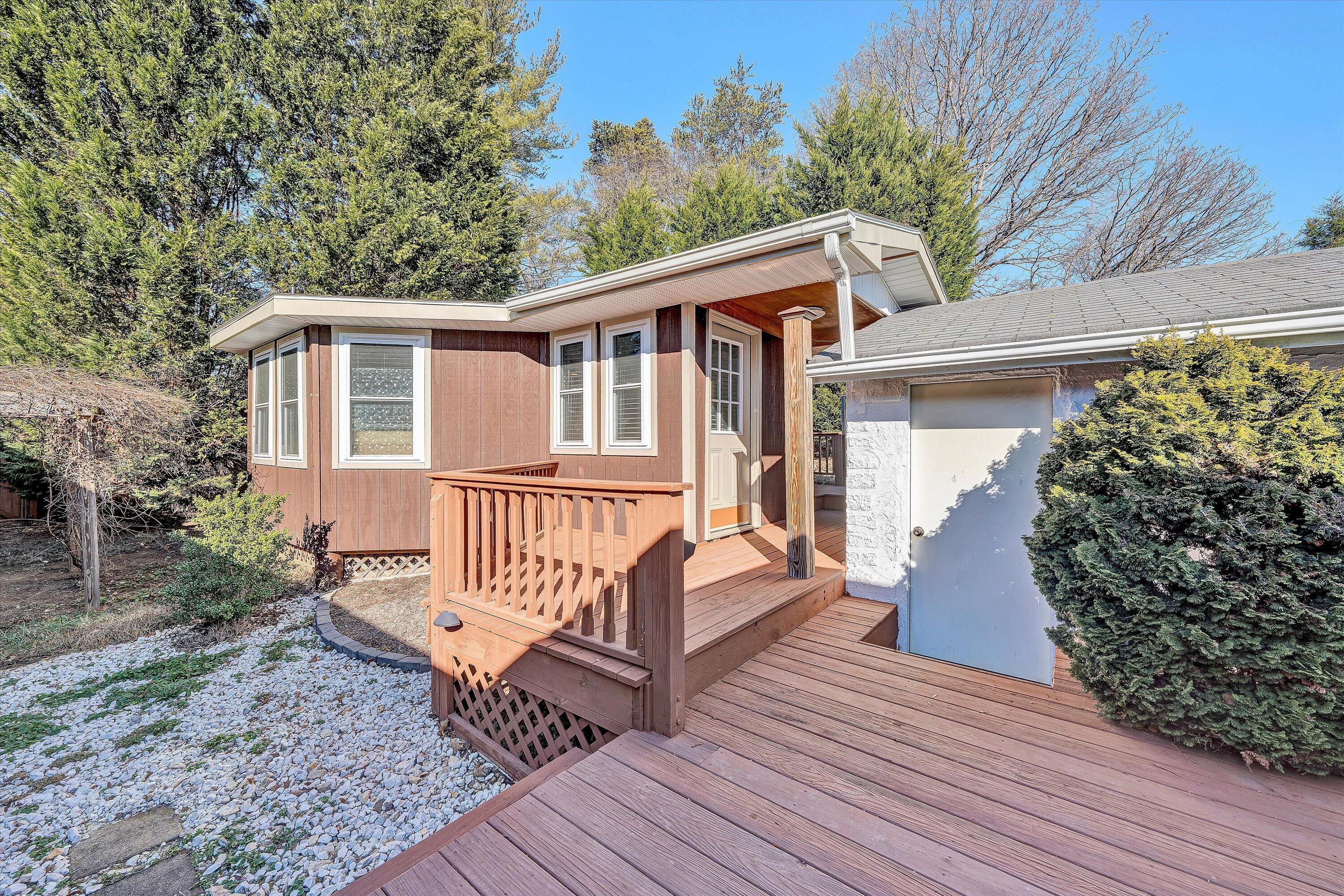 1944 Blue Ridge Springs RD