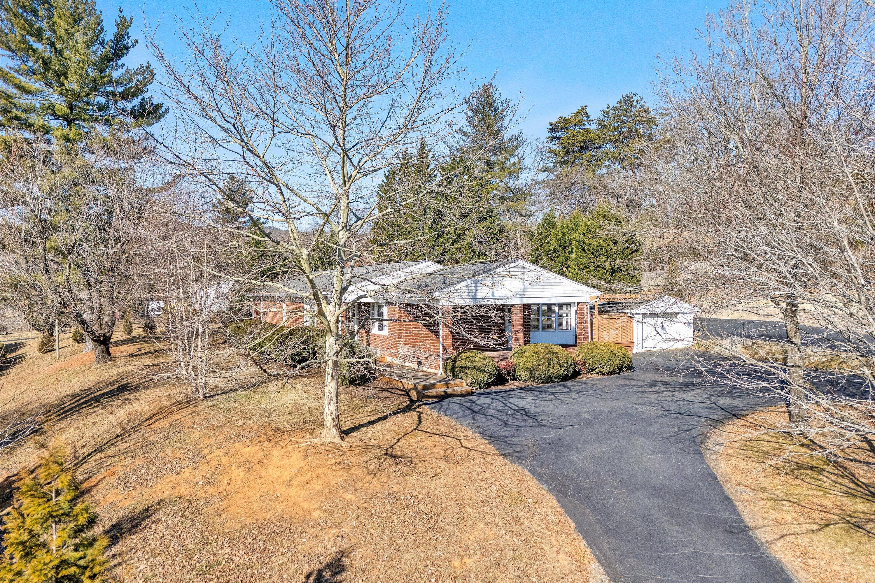 1944 Blue Ridge Springs RD