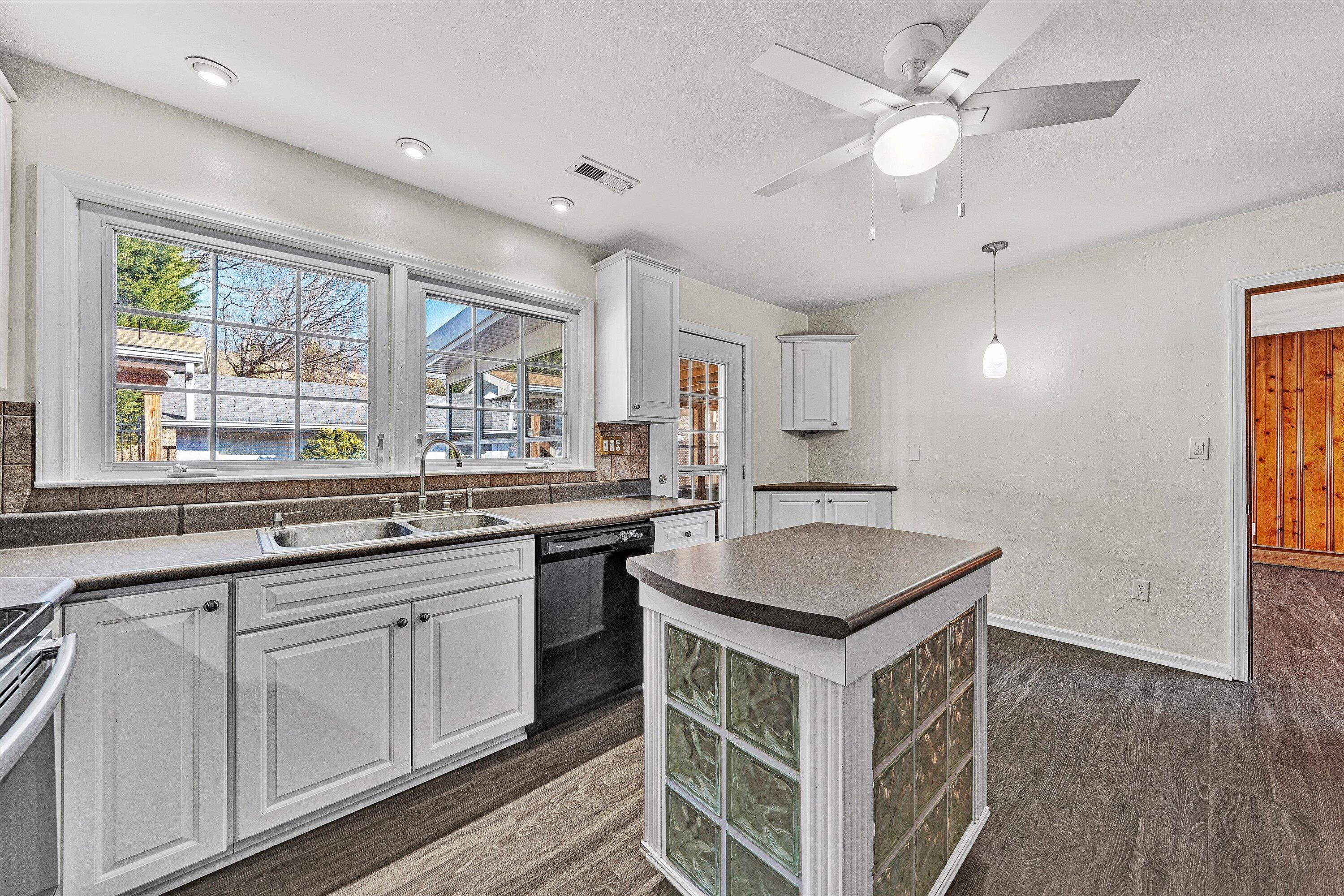 1944 Blue Ridge Springs RD