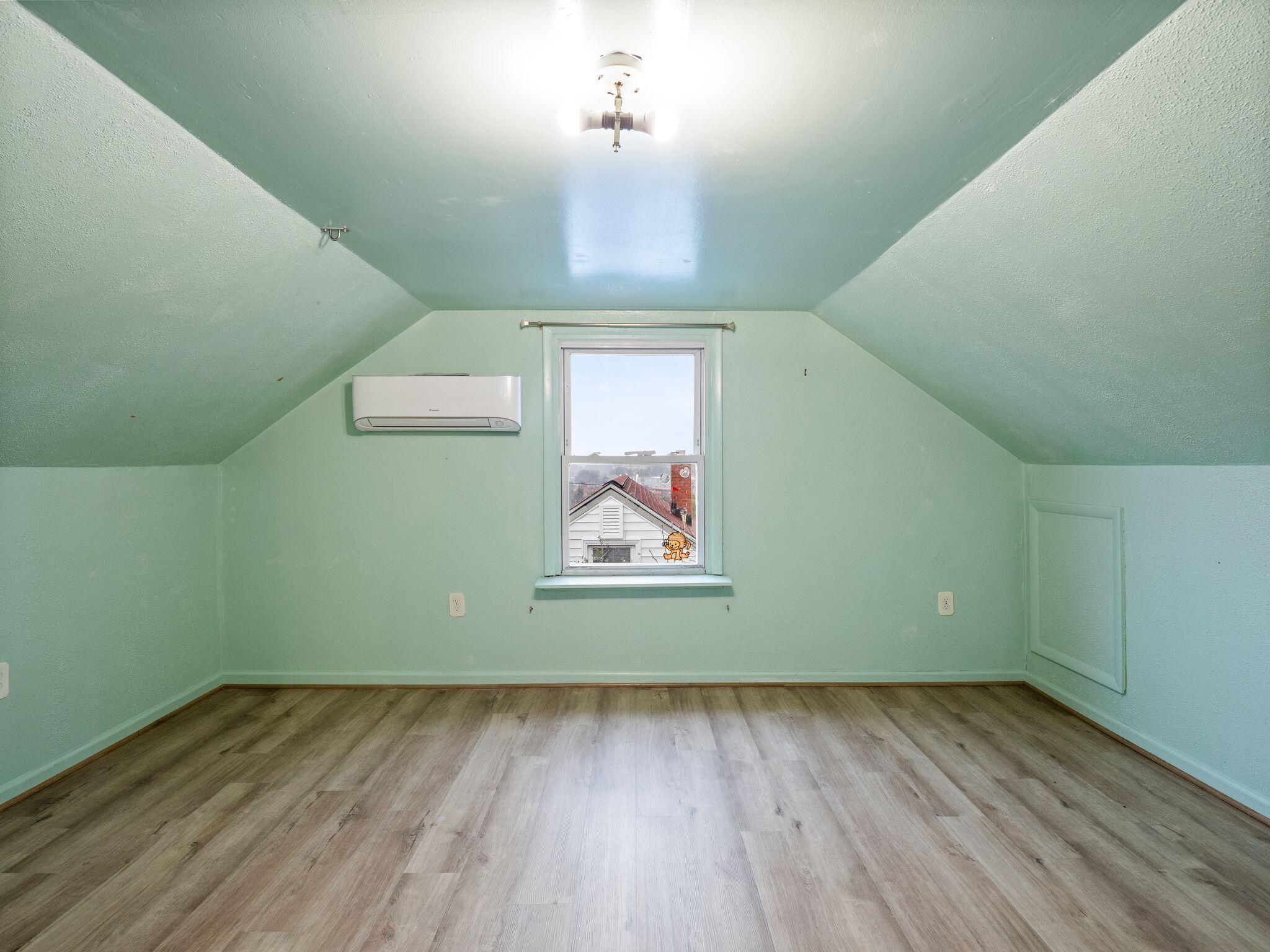 2435 Denniston AVE SW