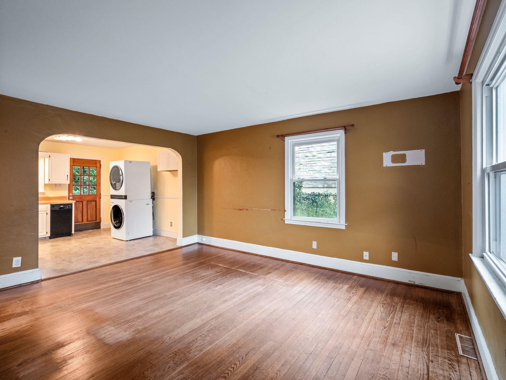 2435 Denniston AVE SW