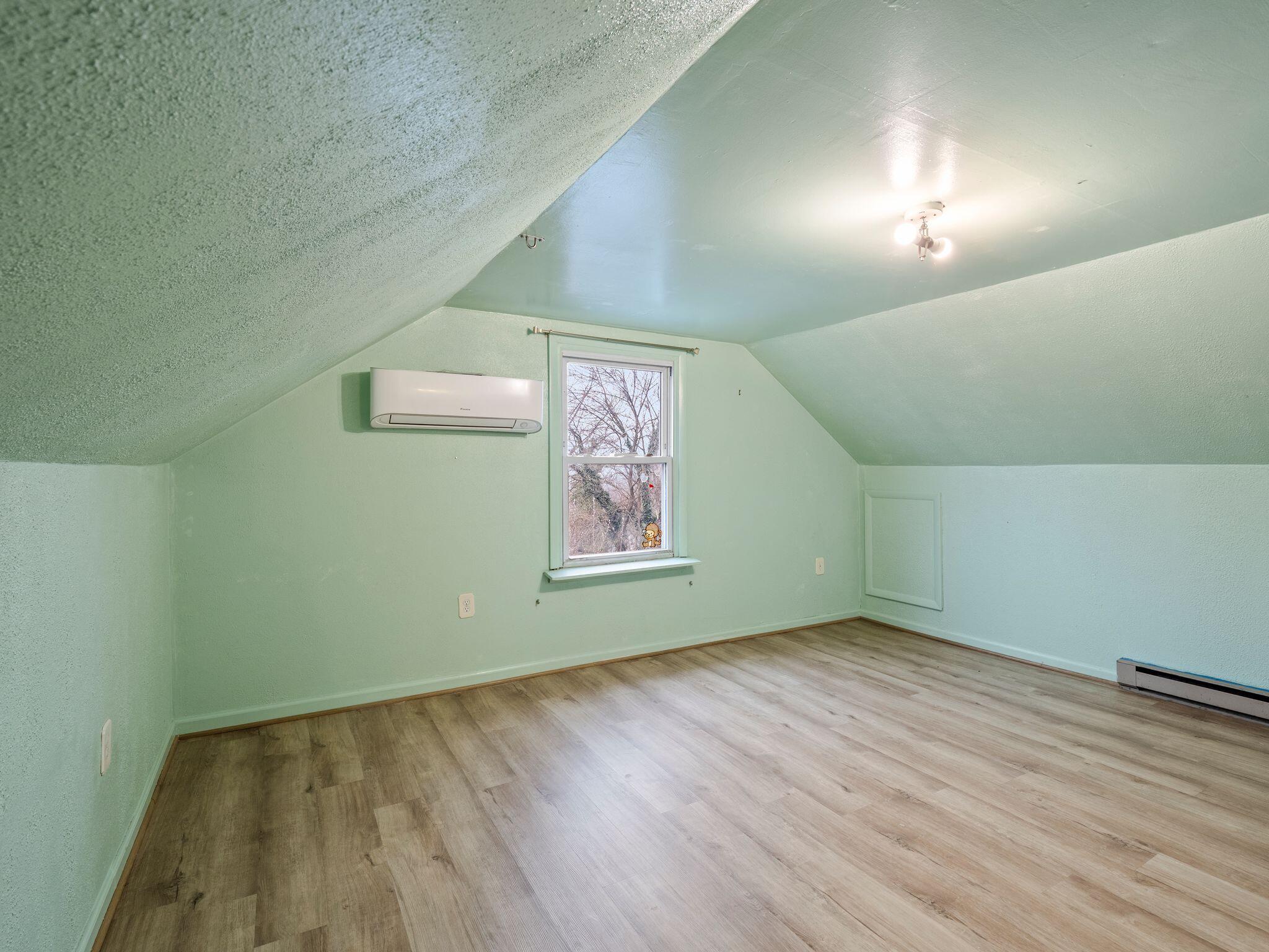 2435 Denniston AVE SW