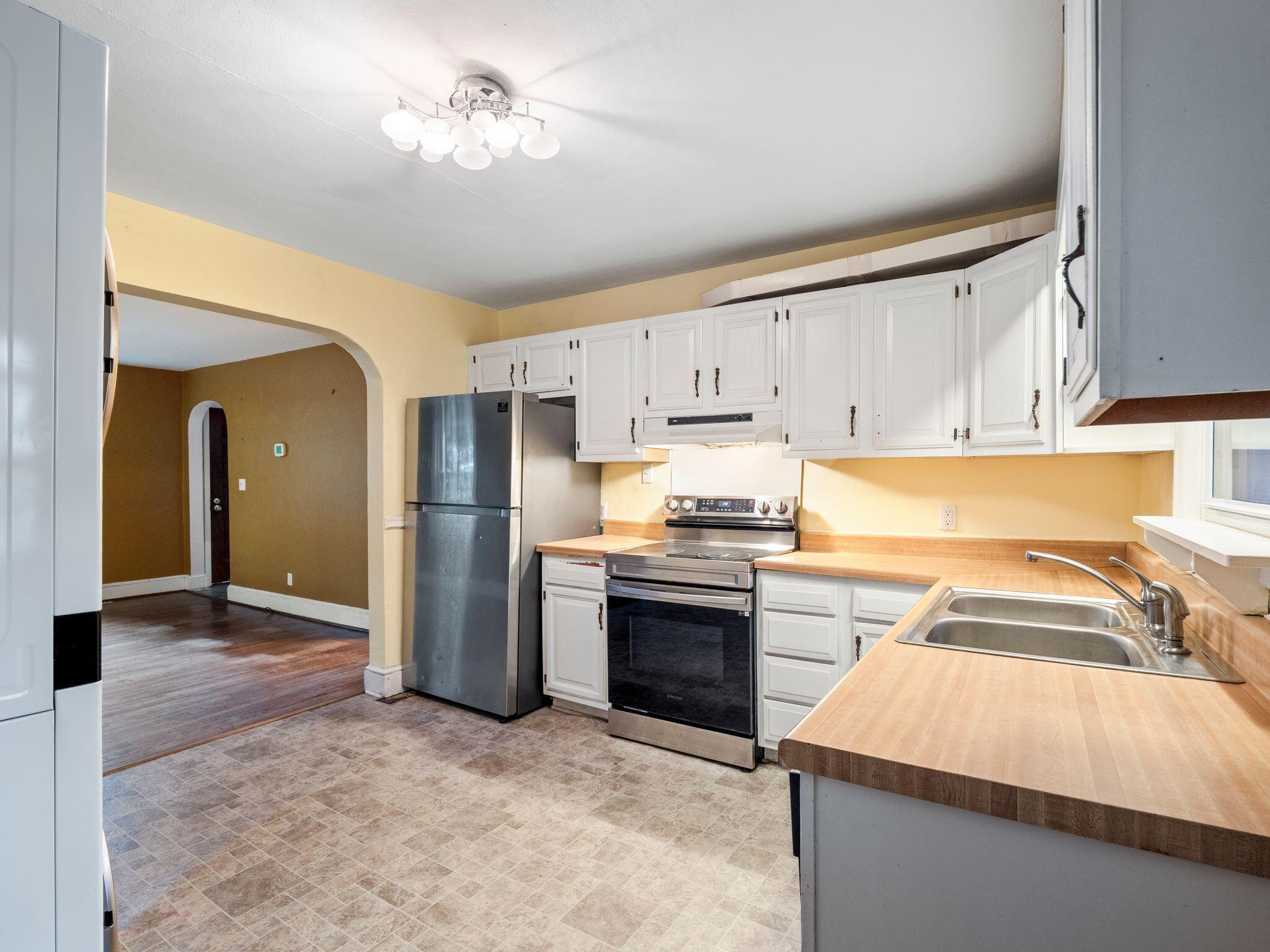 2435 Denniston AVE SW