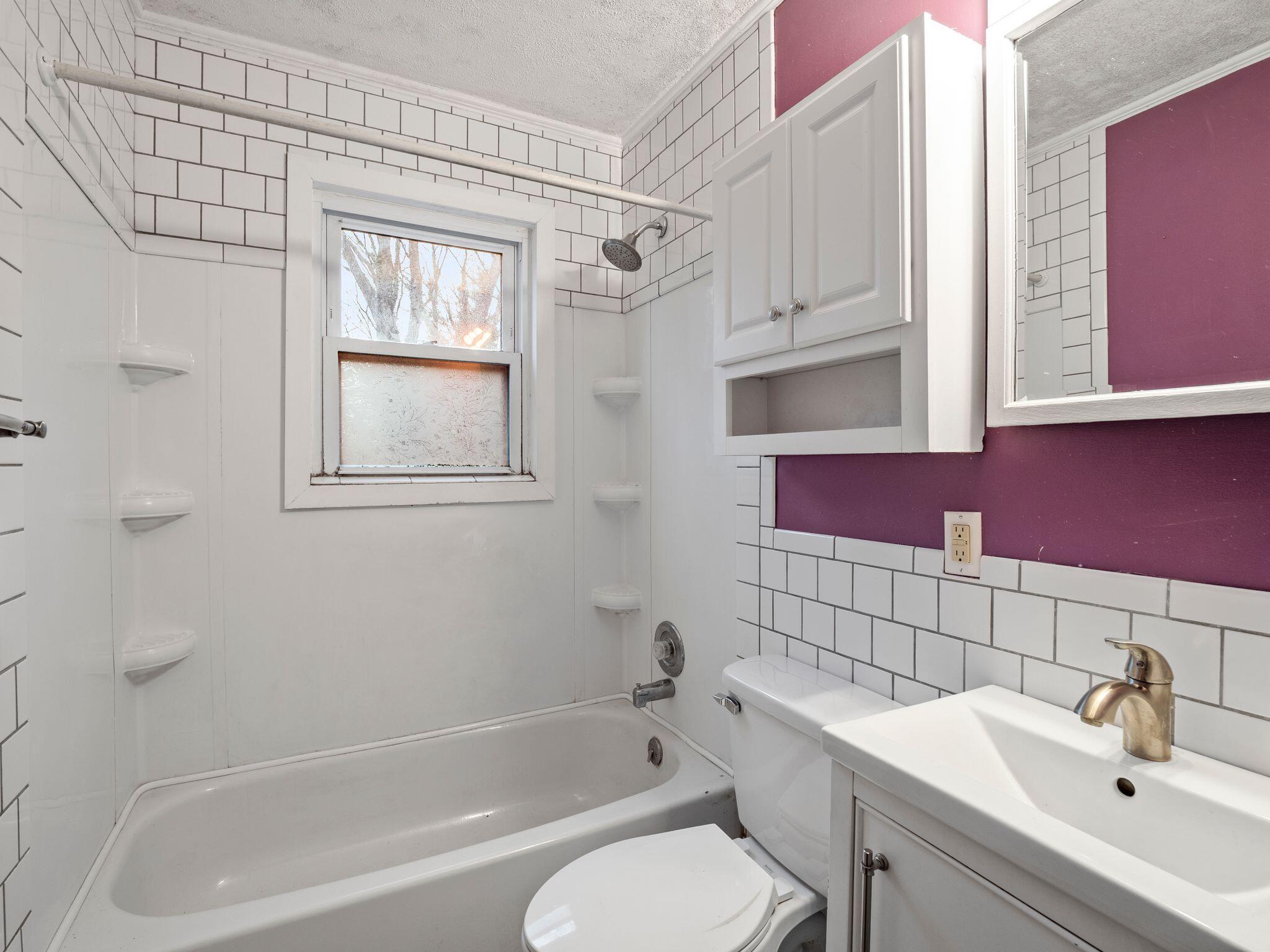 2435 Denniston AVE SW