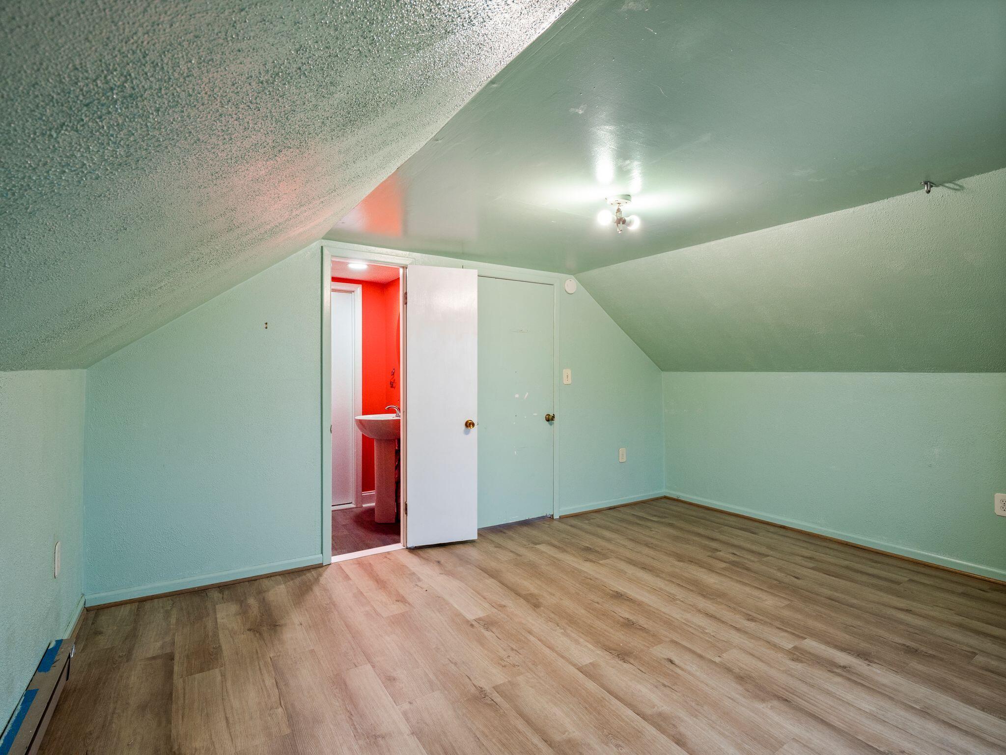 2435 Denniston AVE SW