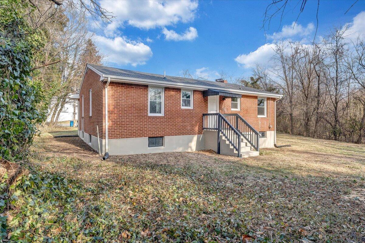 2830 Barnhart ST NW
