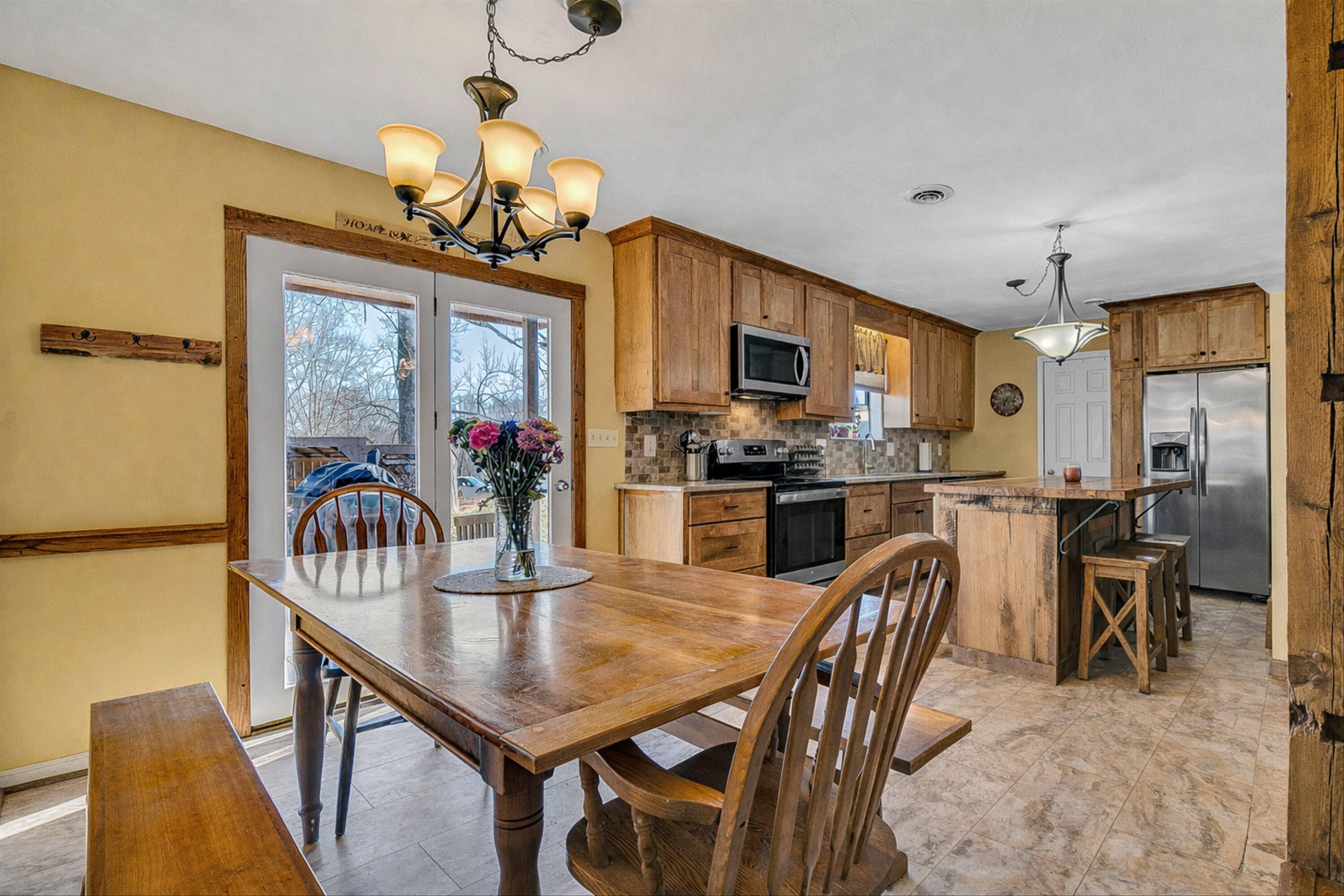 2770 Gravel Hill RD