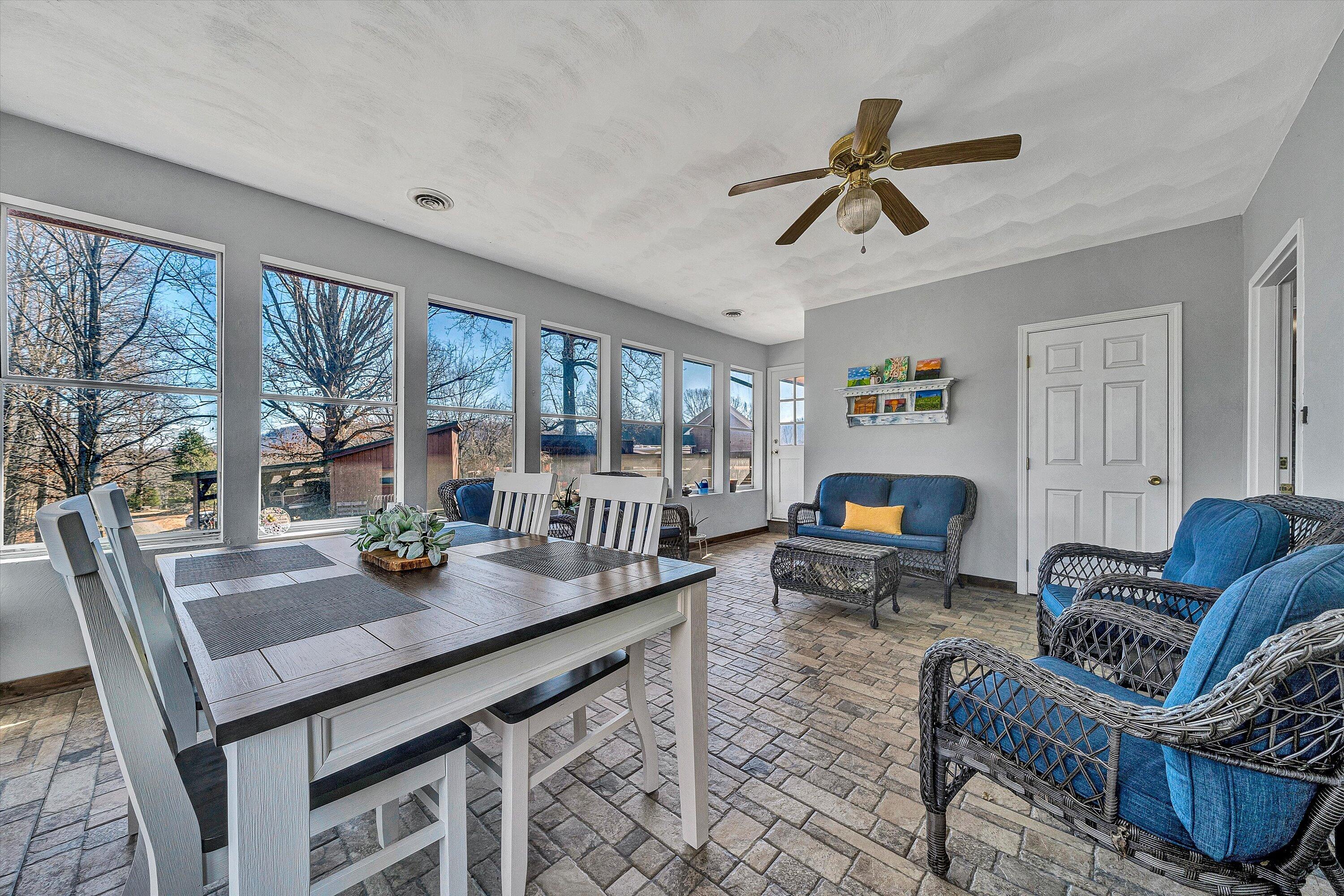 2770 Gravel Hill RD