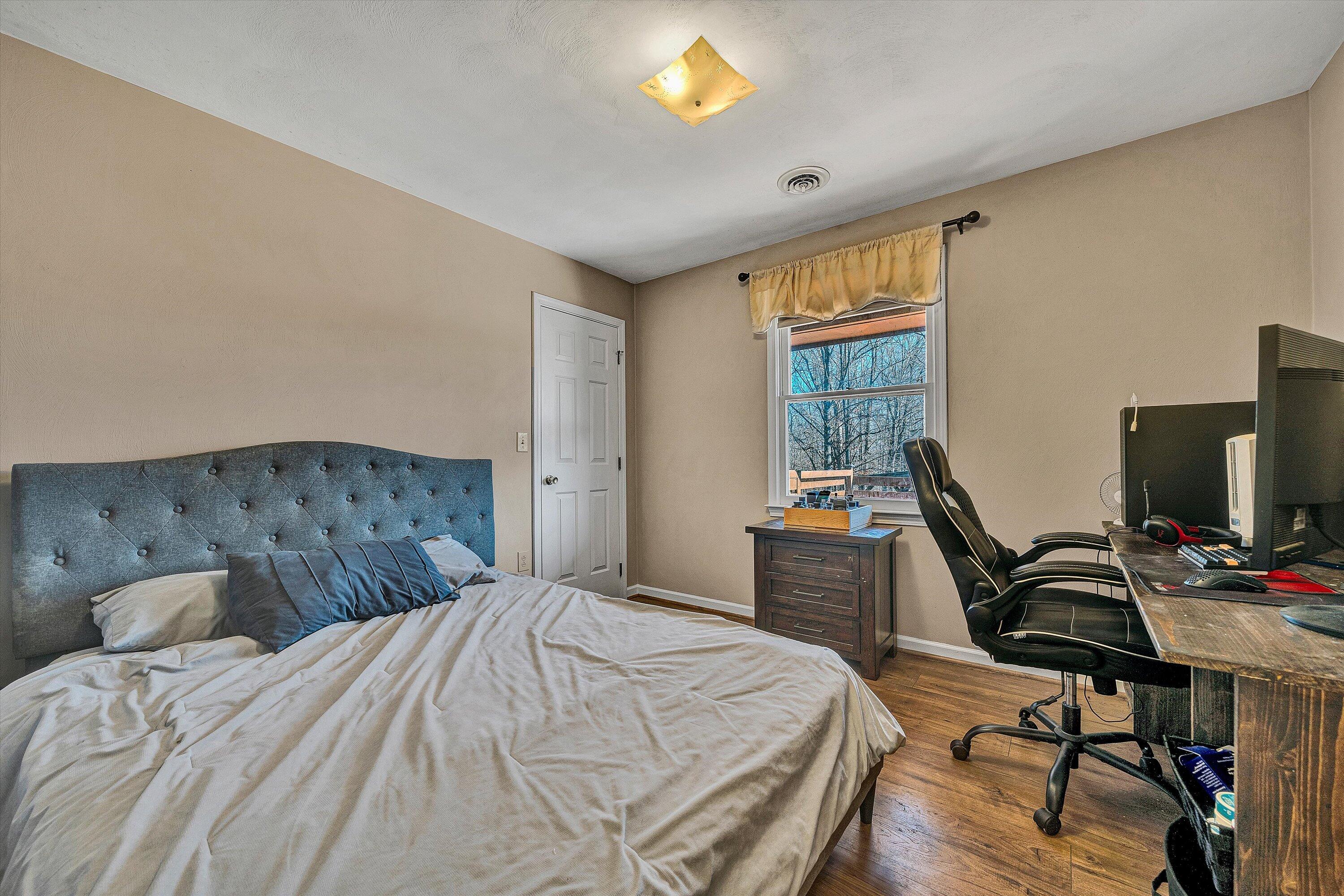 2770 Gravel Hill RD