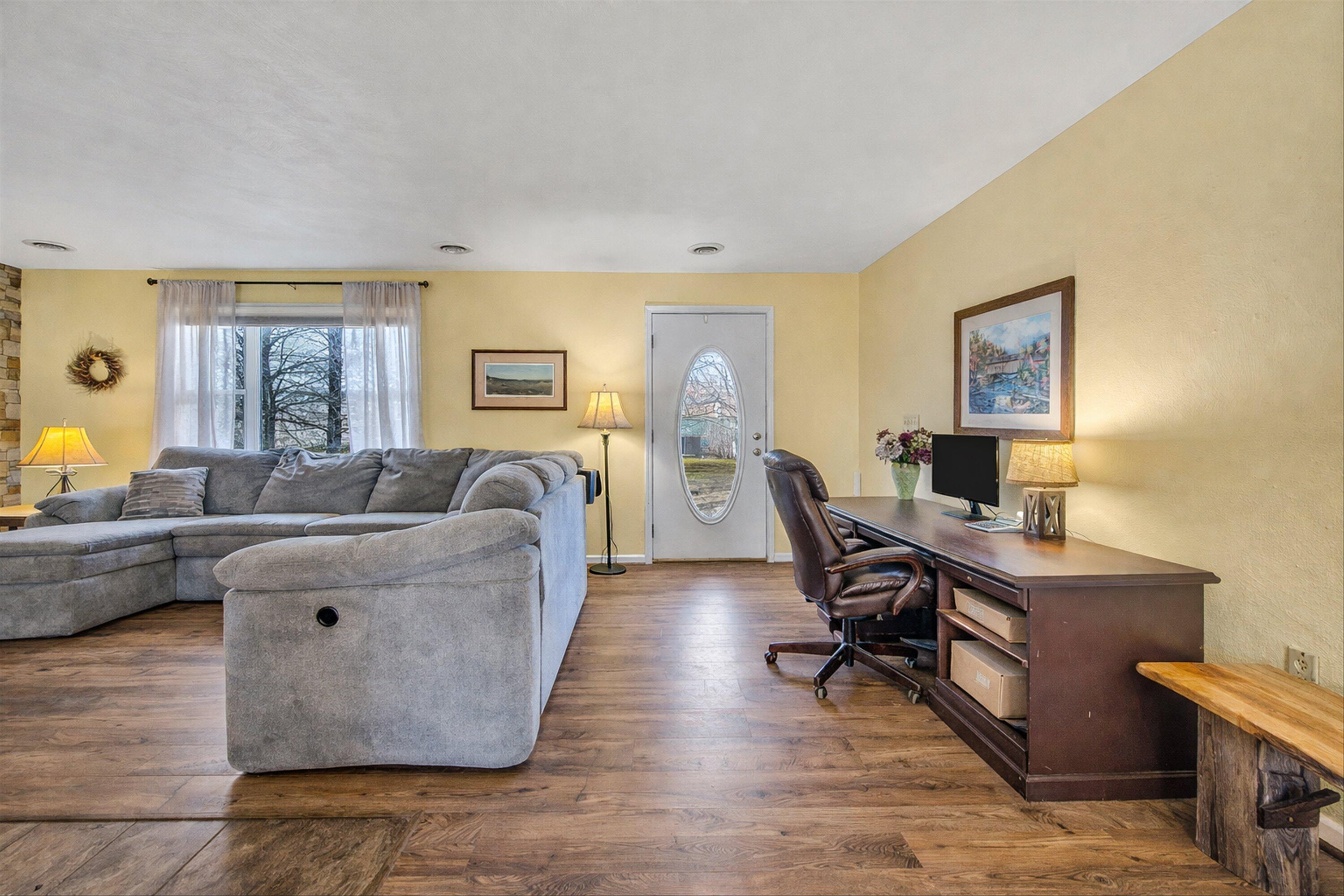2770 Gravel Hill RD