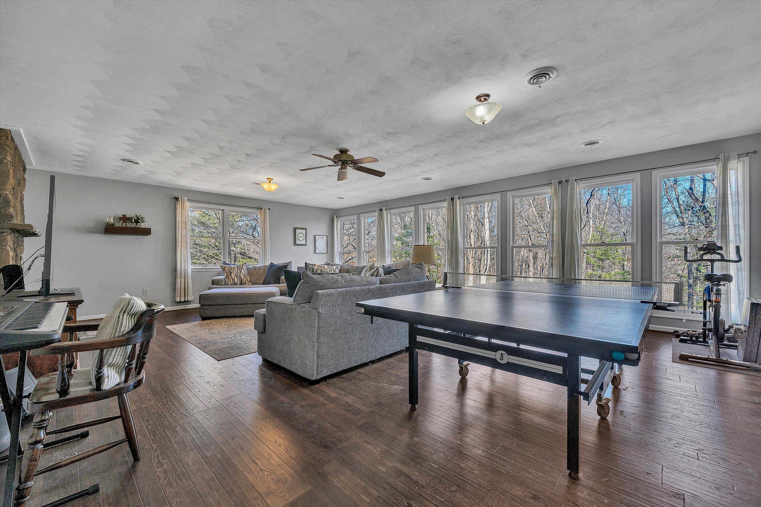 2770 Gravel Hill RD