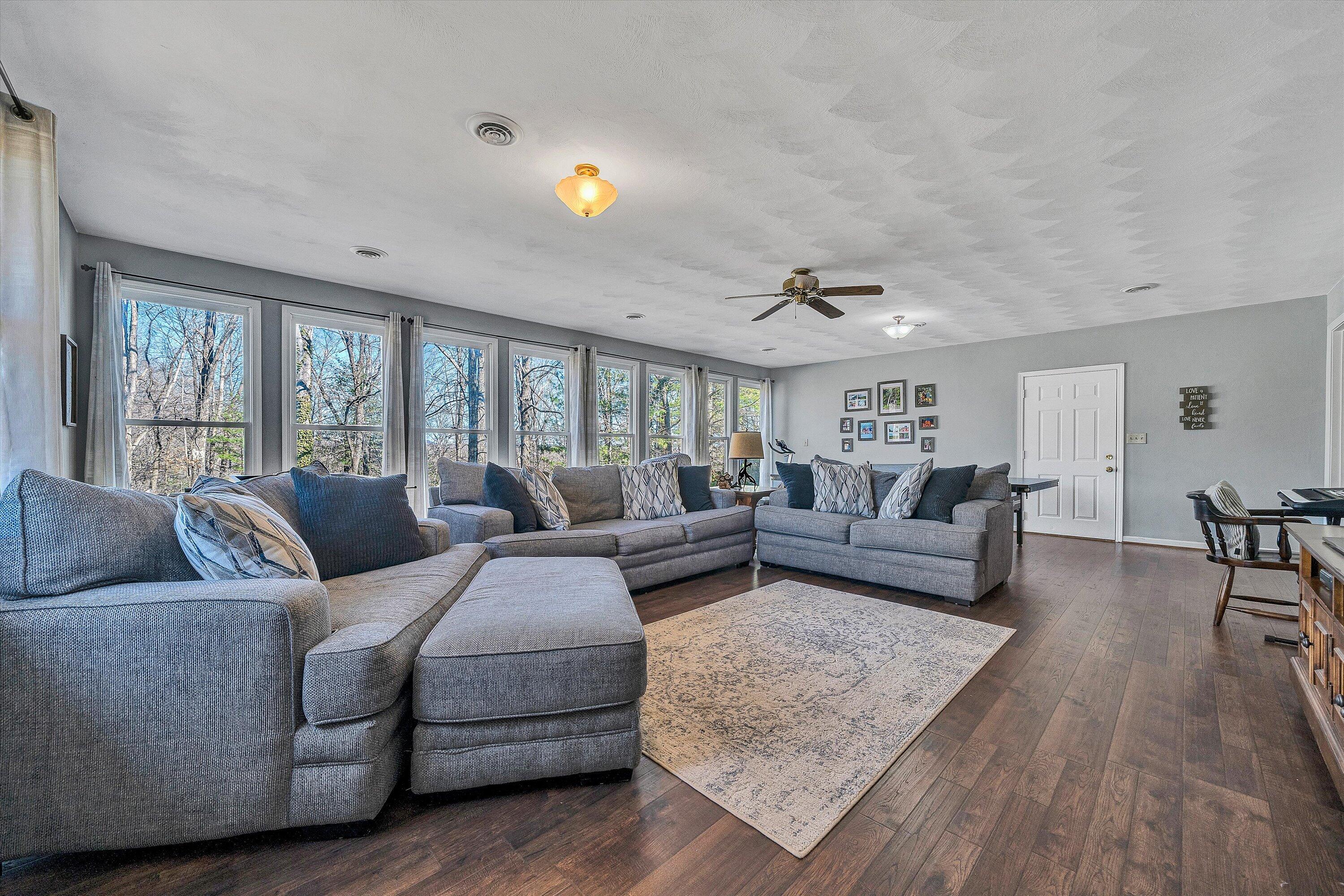 2770 Gravel Hill RD