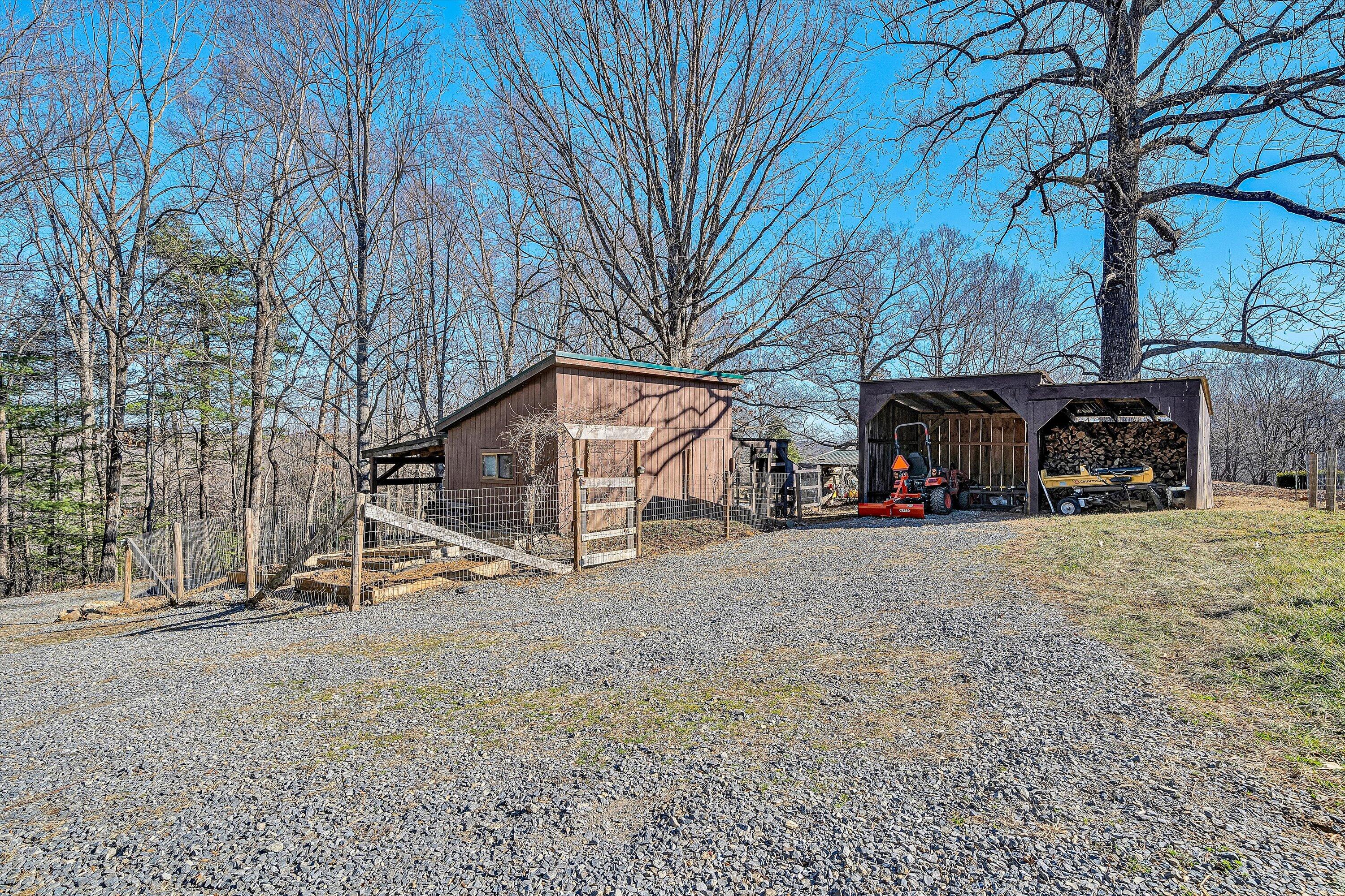 2770 Gravel Hill RD