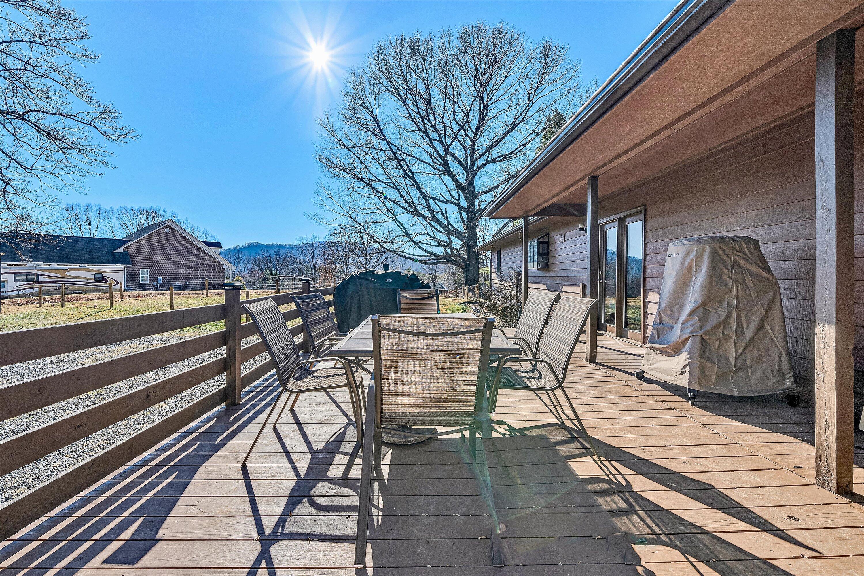 2770 Gravel Hill RD
