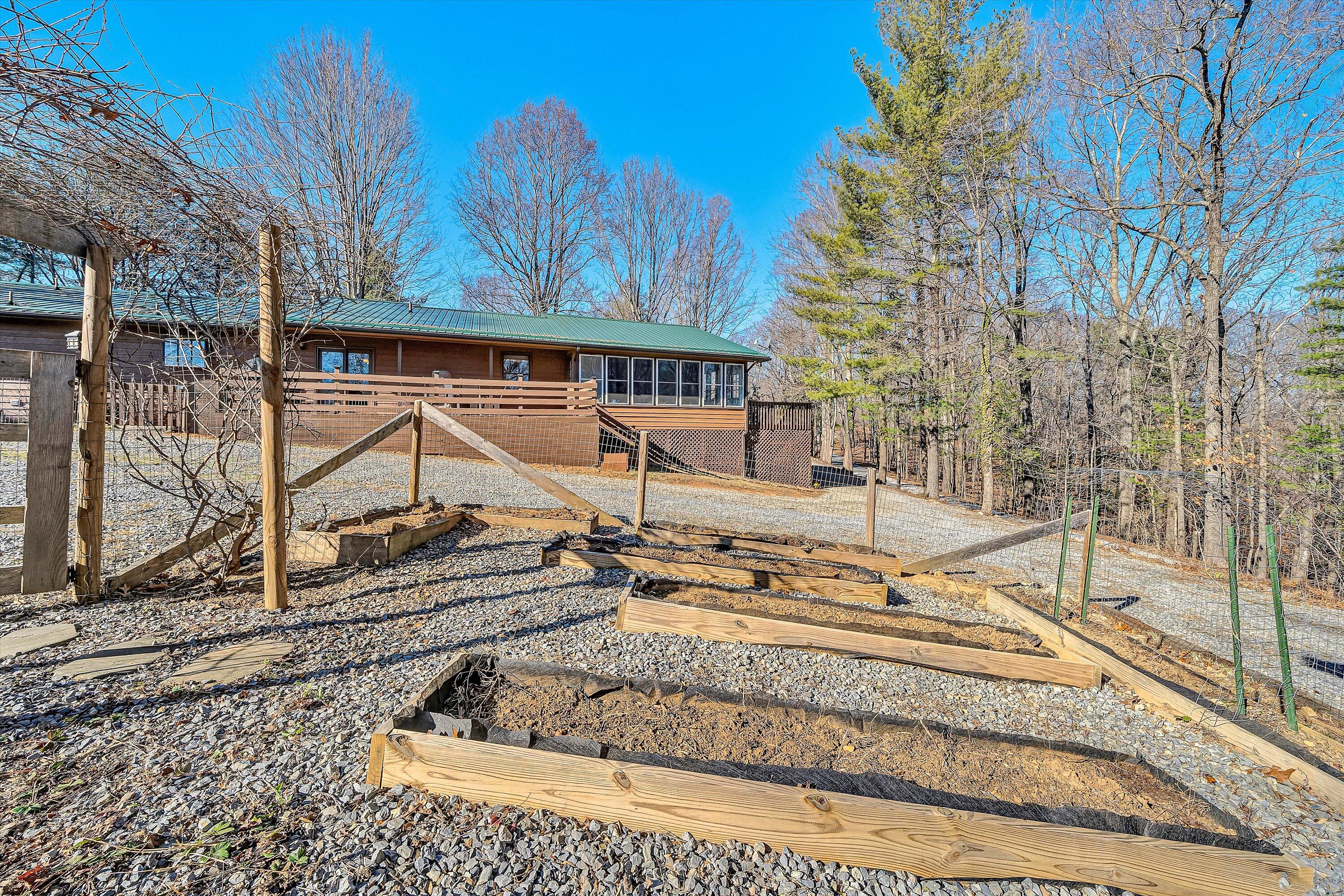 2770 Gravel Hill RD