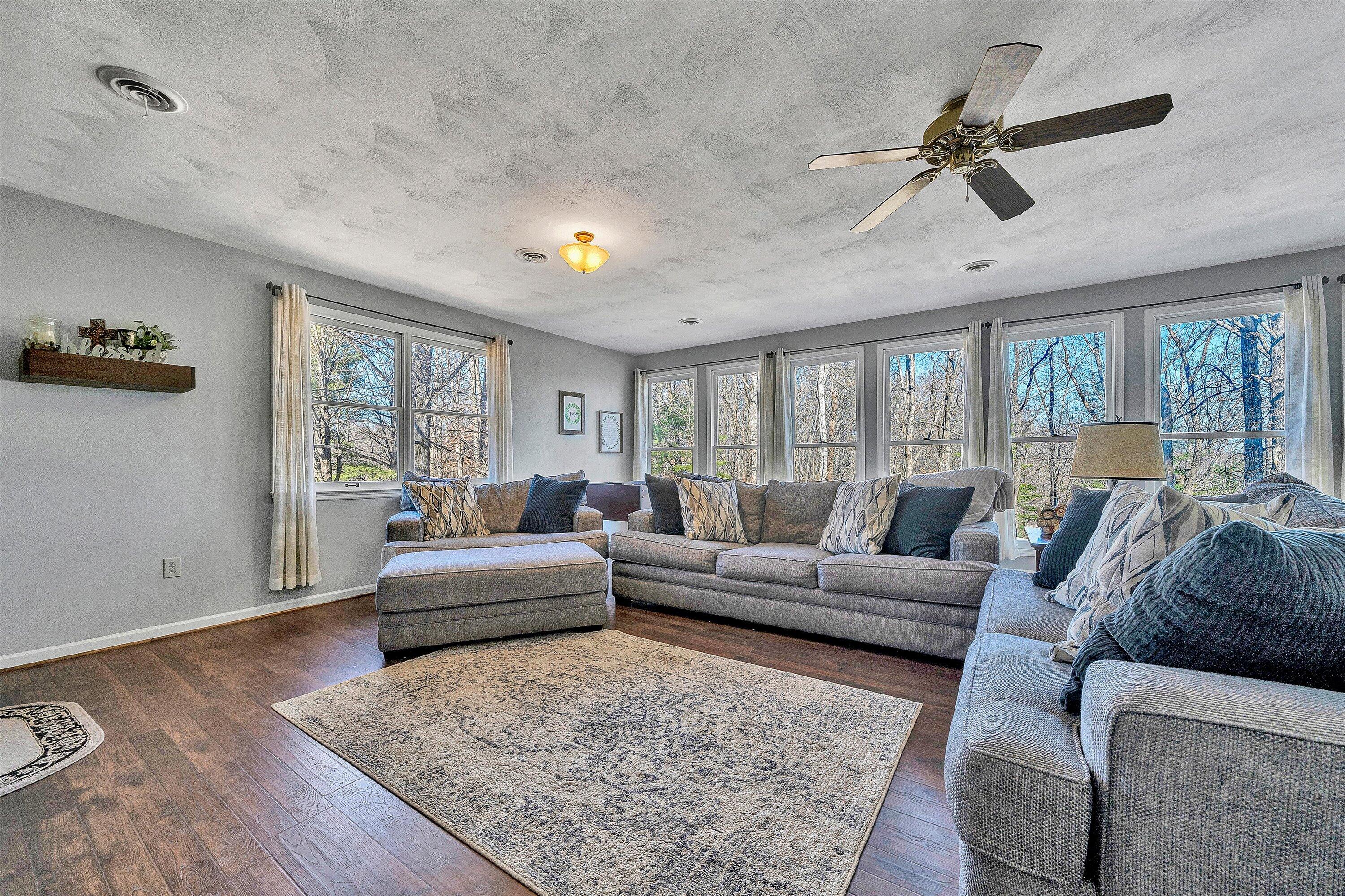 2770 Gravel Hill RD