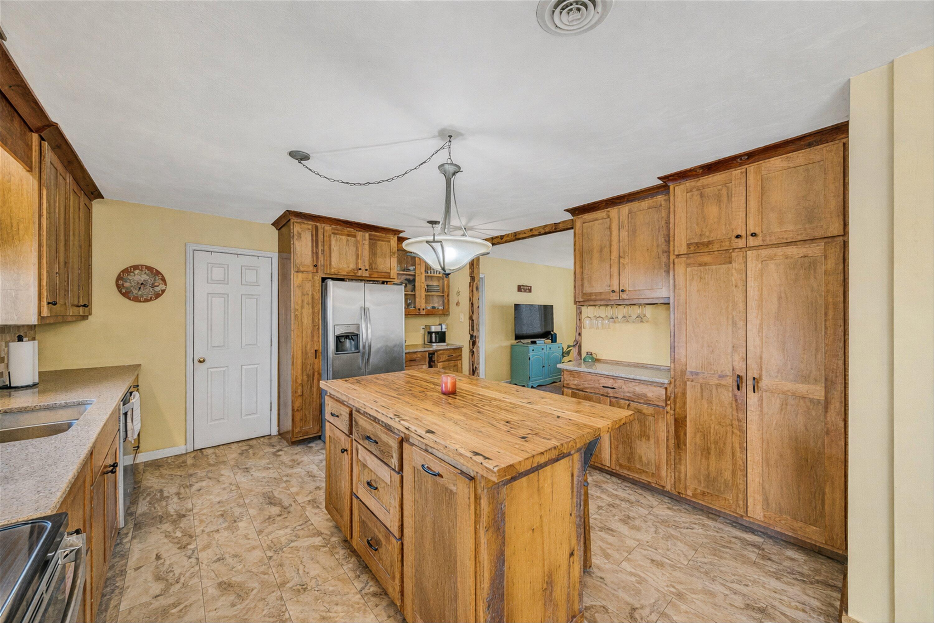 2770 Gravel Hill RD