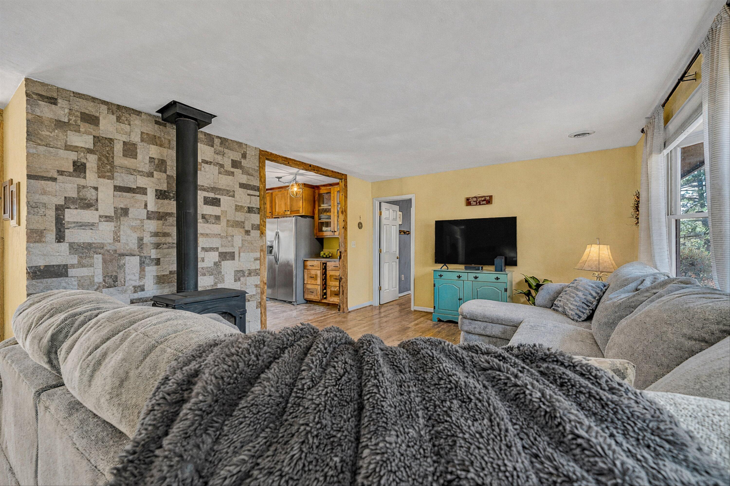 2770 Gravel Hill RD