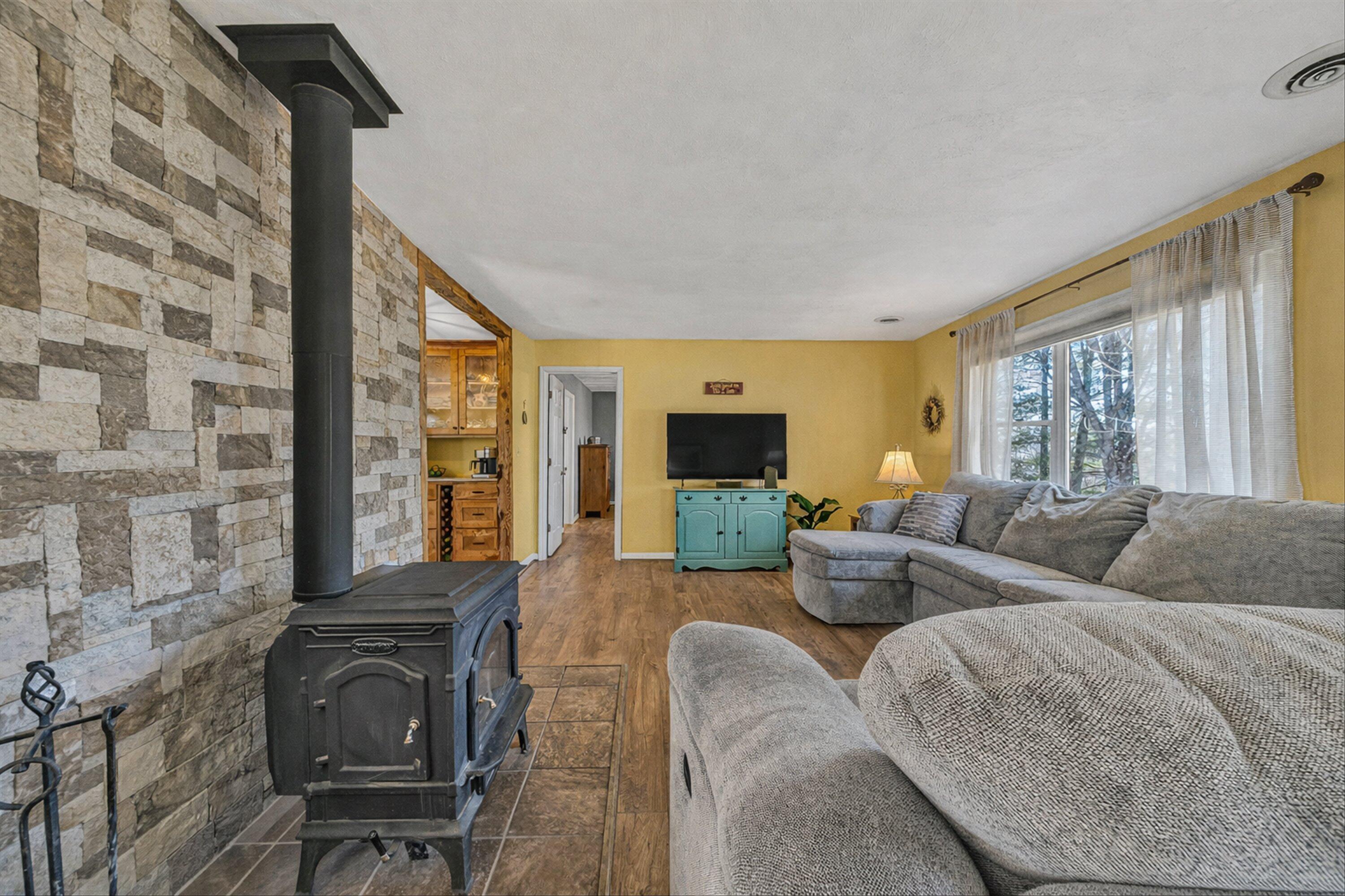 2770 Gravel Hill RD