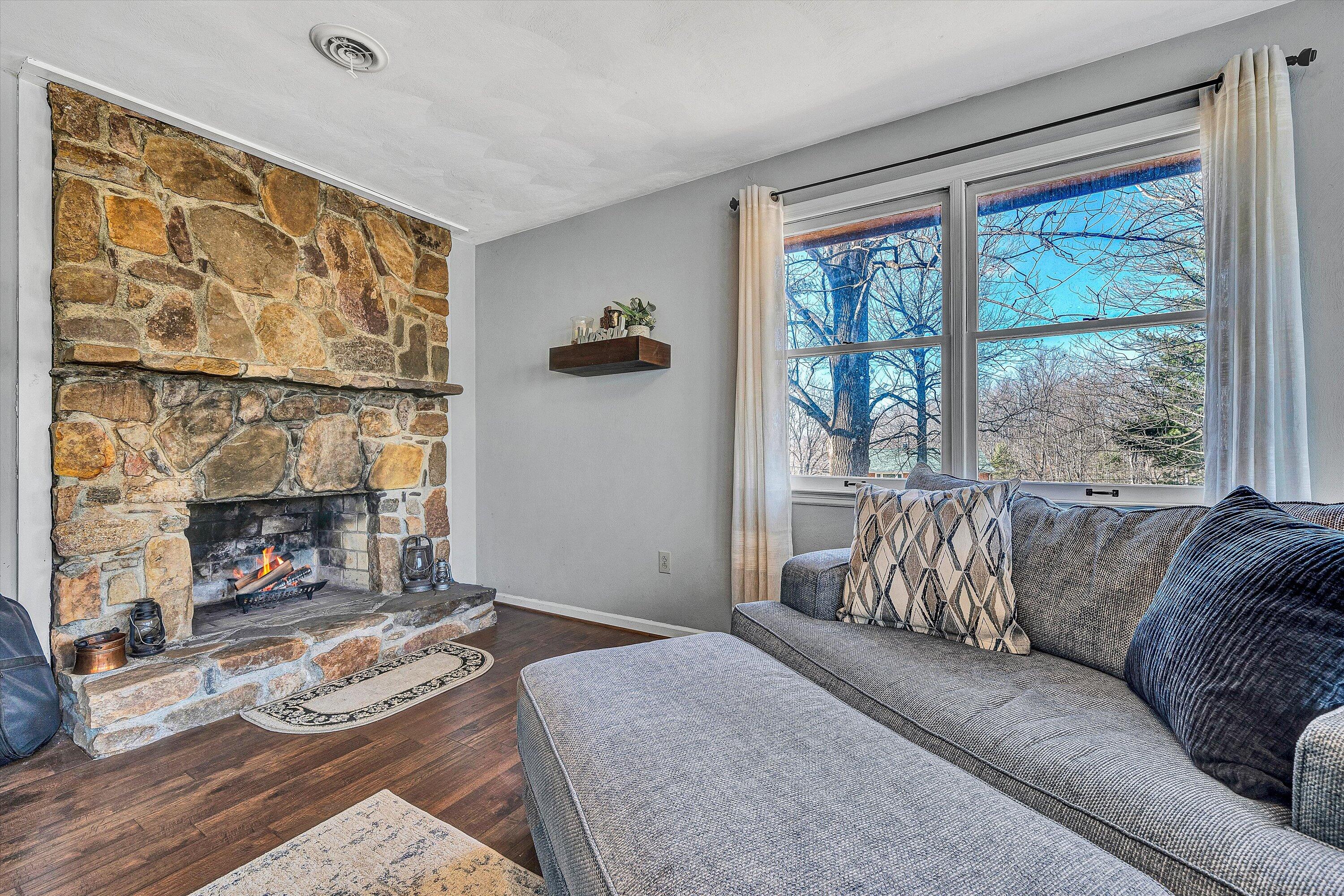 2770 Gravel Hill RD