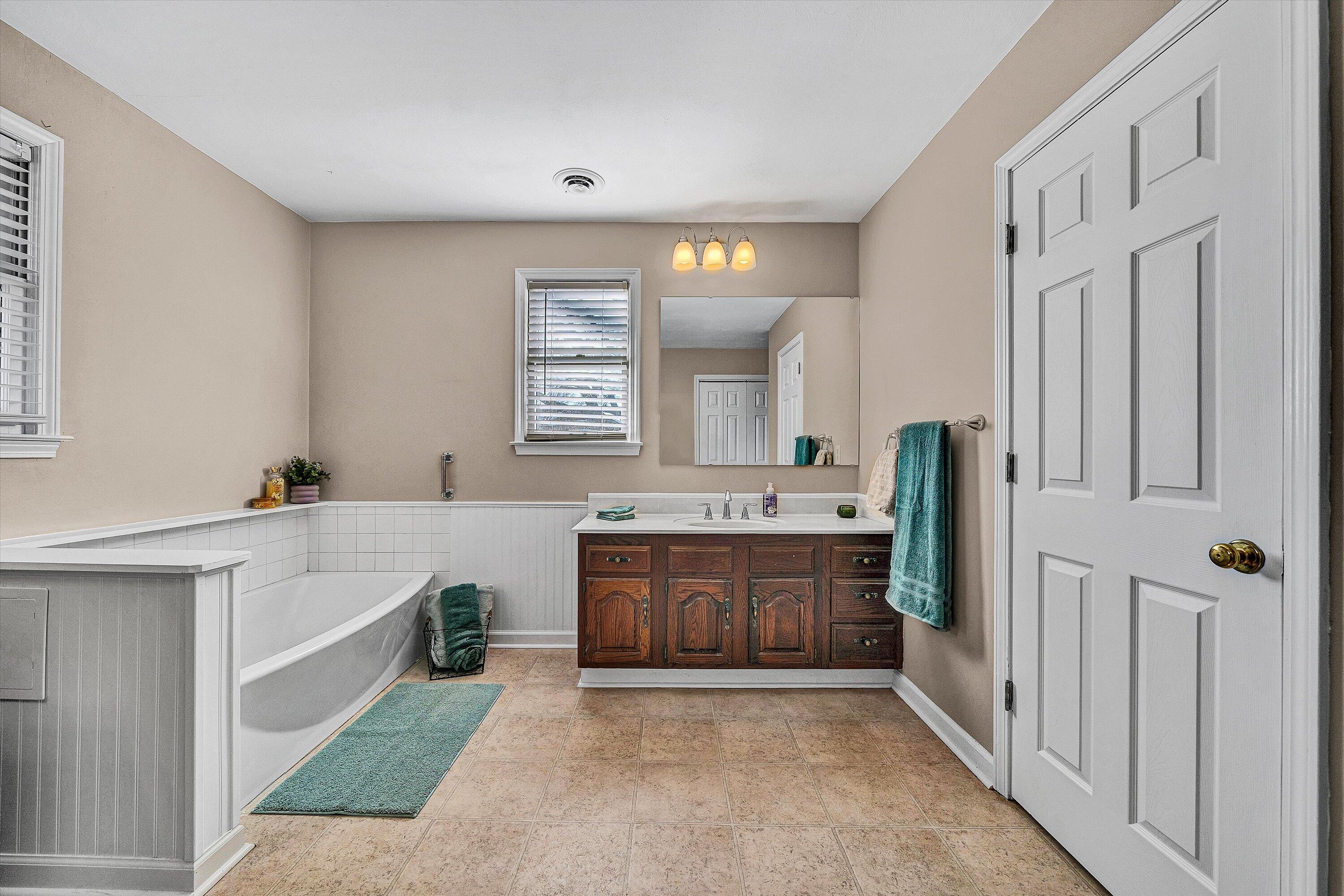 2770 Gravel Hill RD