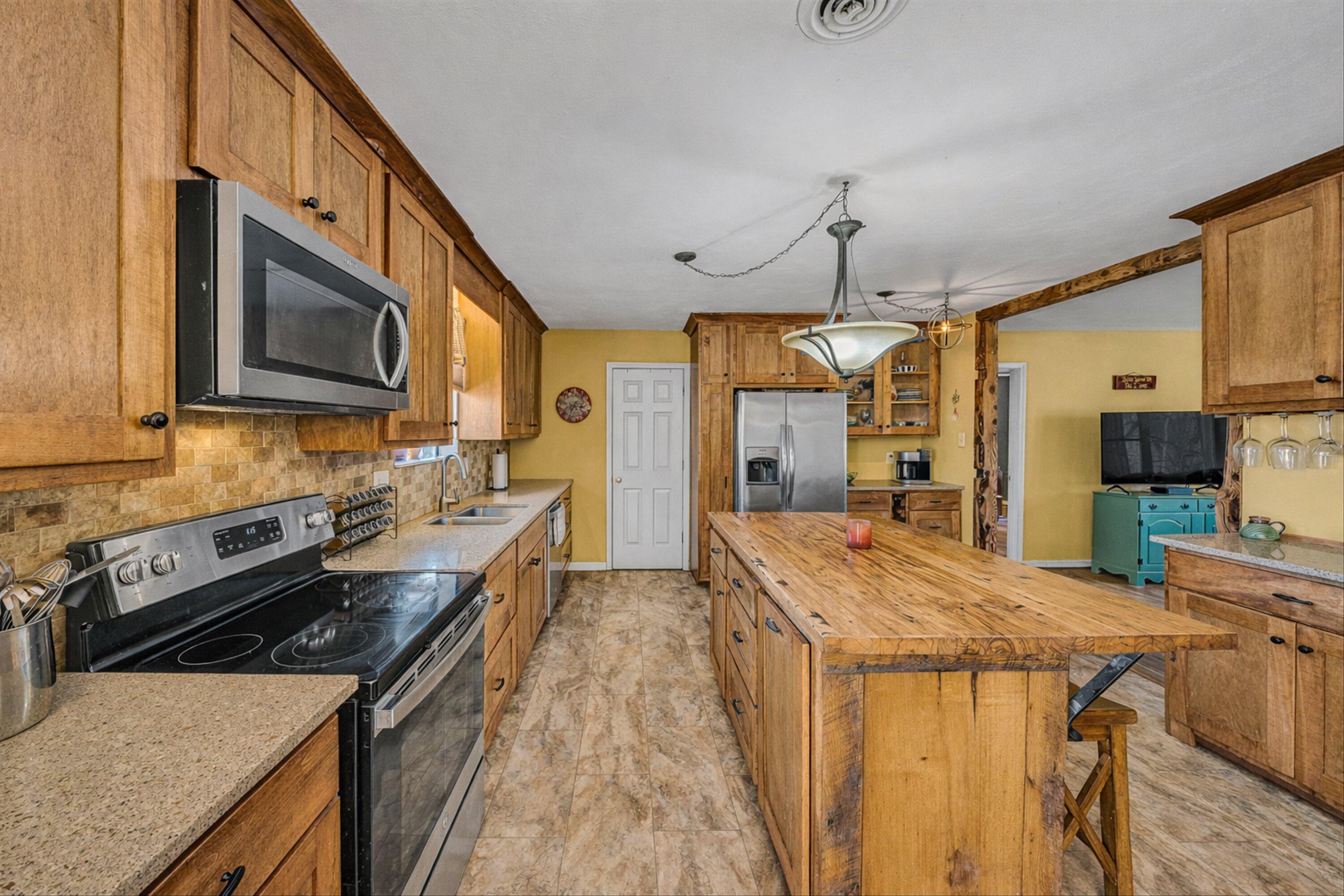 2770 Gravel Hill RD