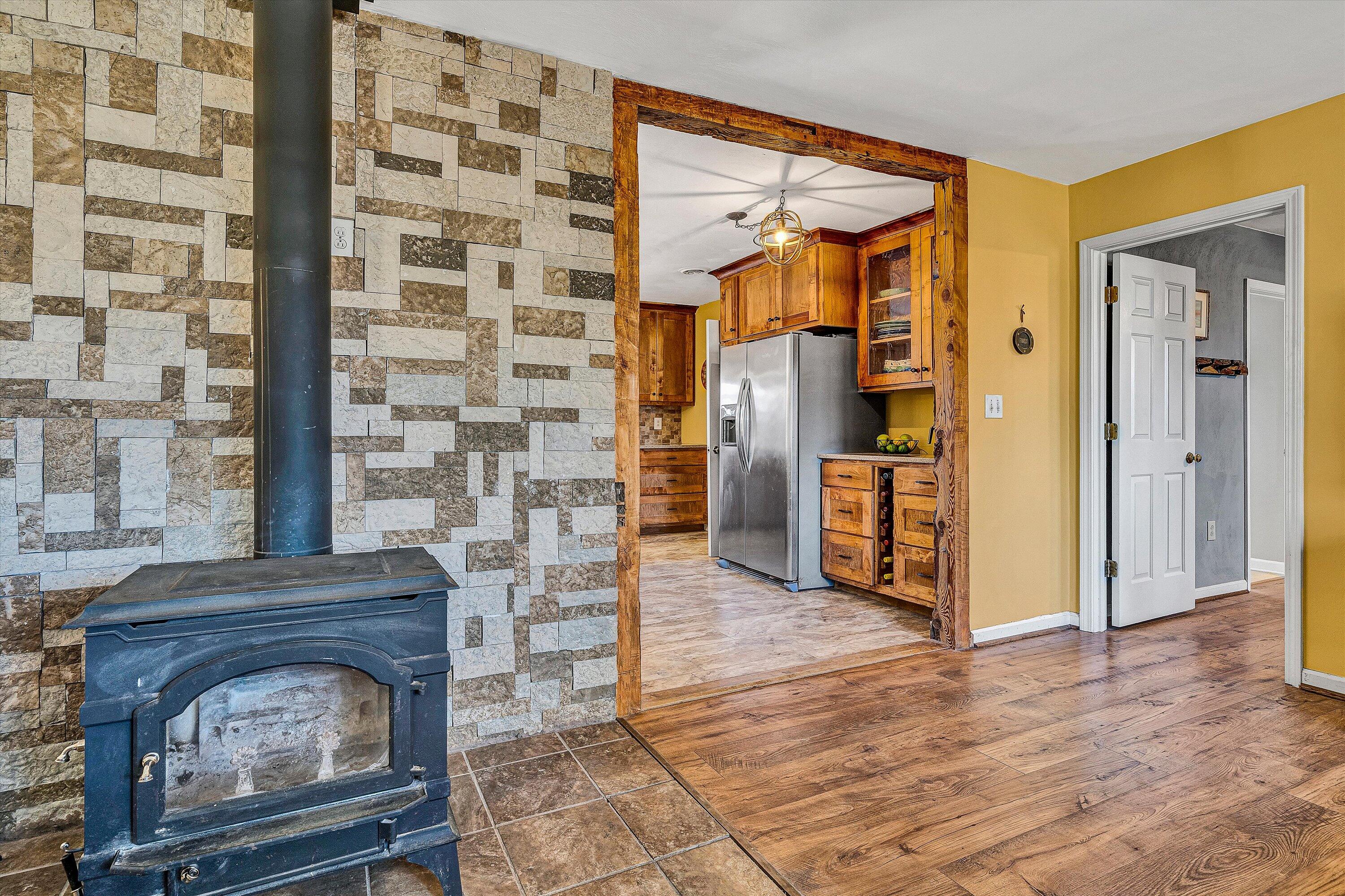 2770 Gravel Hill RD