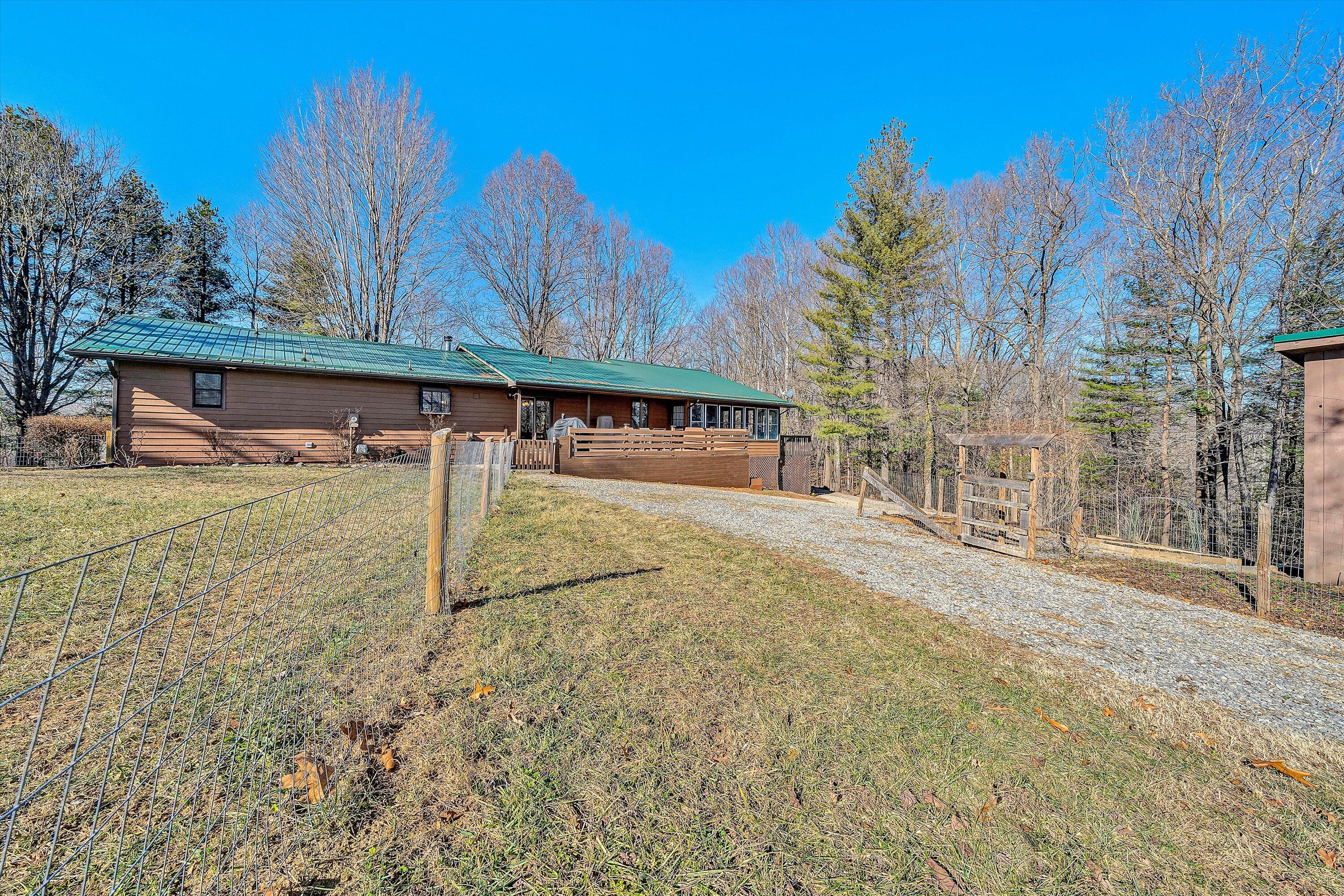 2770 Gravel Hill RD