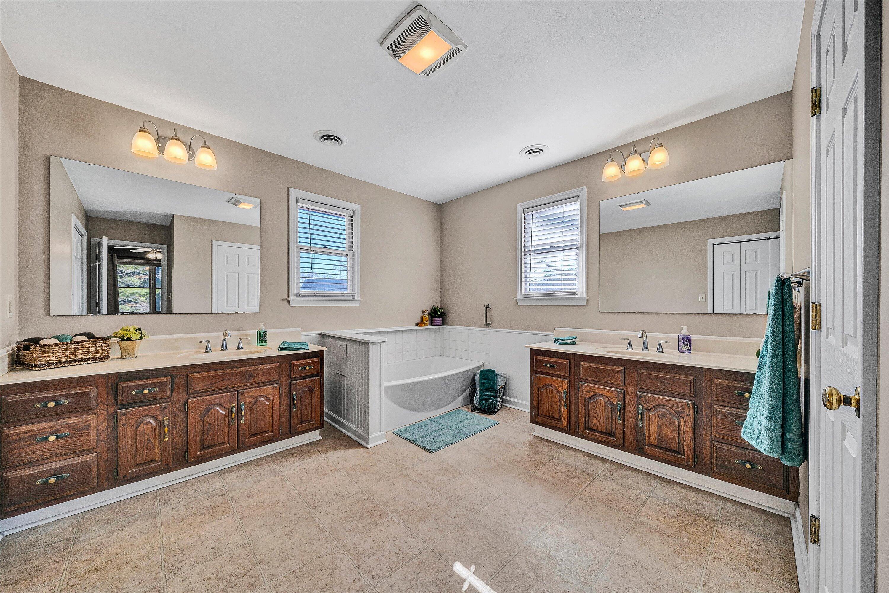 2770 Gravel Hill RD