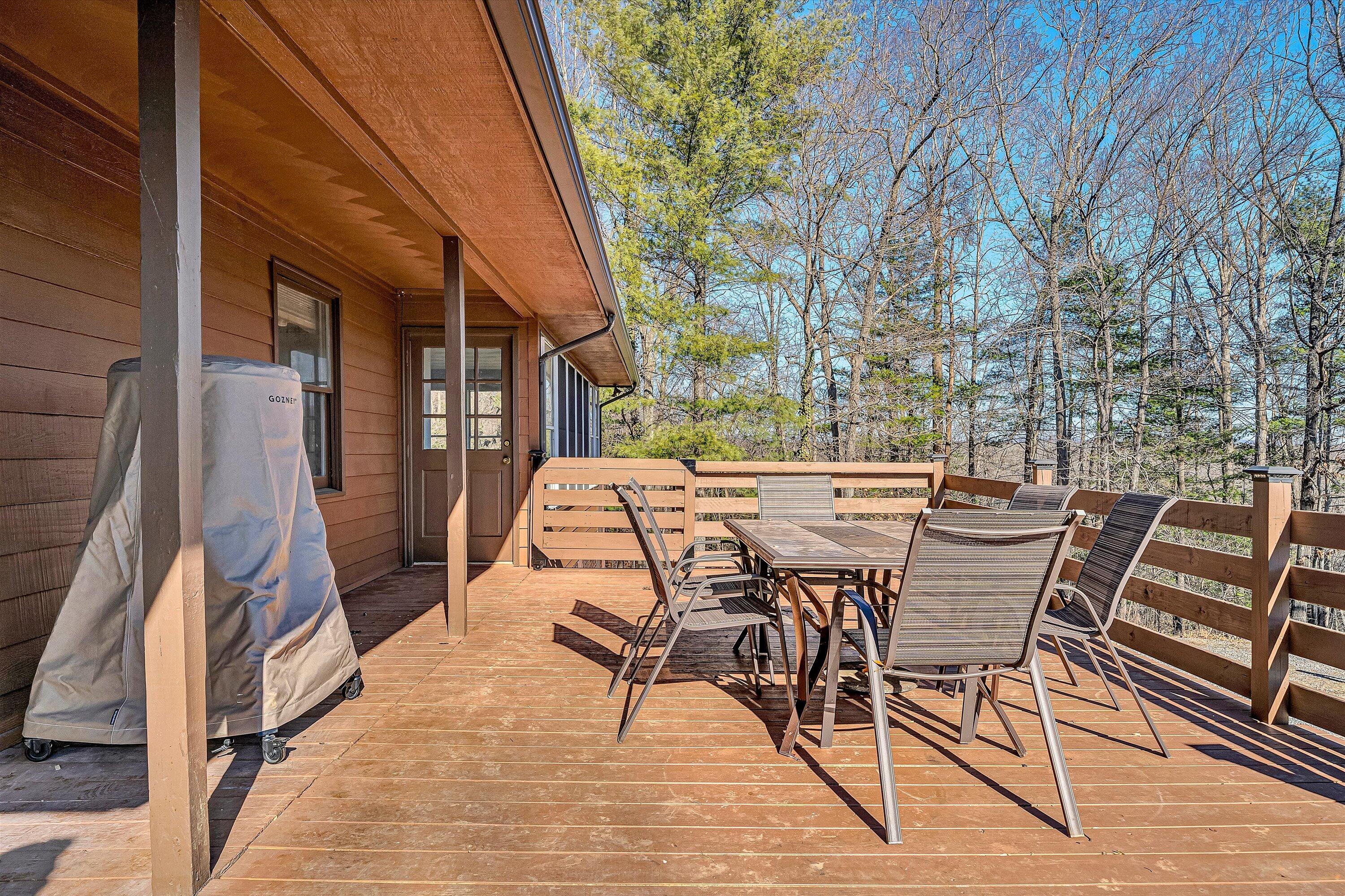 2770 Gravel Hill RD