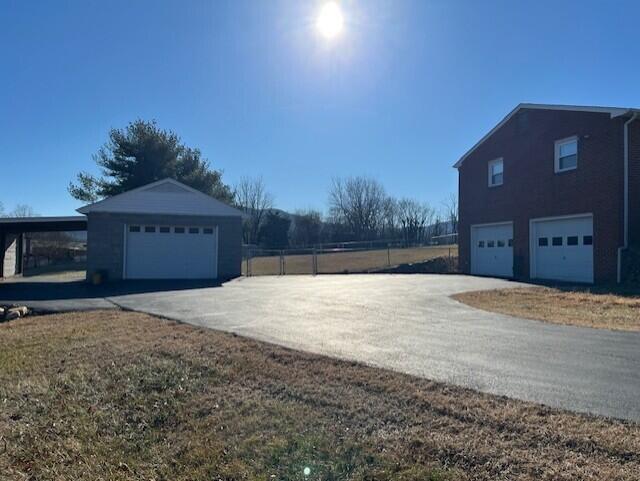 3519 McDaniel DR