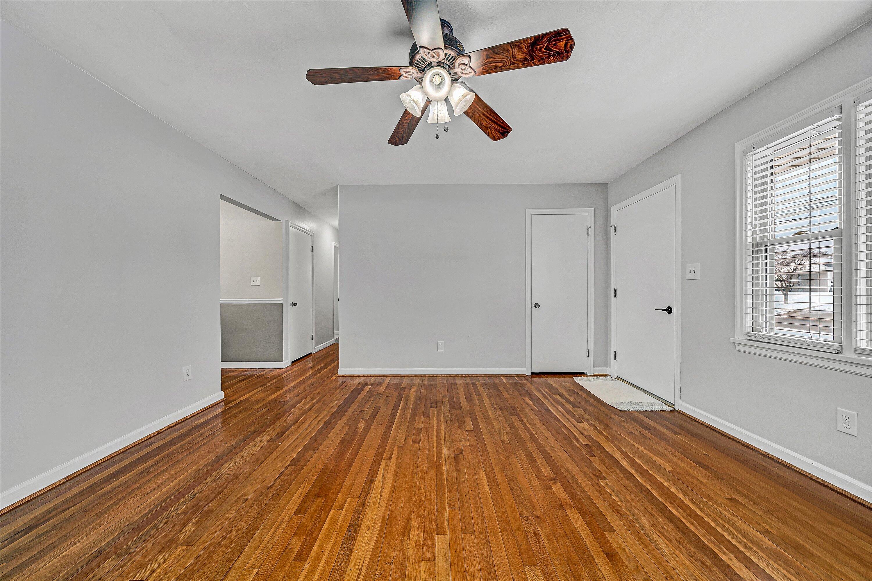 2409 Rollingwood DR