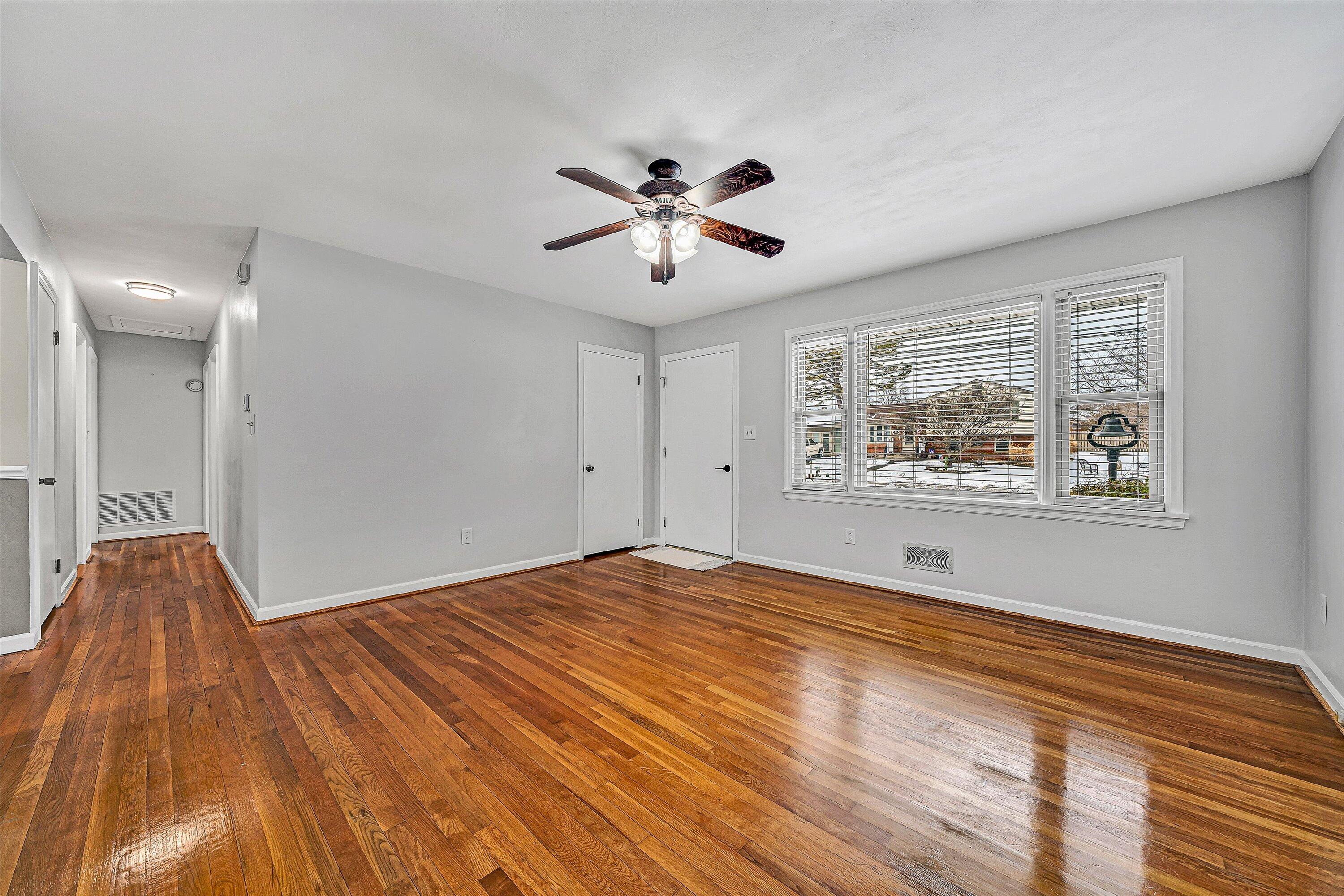 2409 Rollingwood DR
