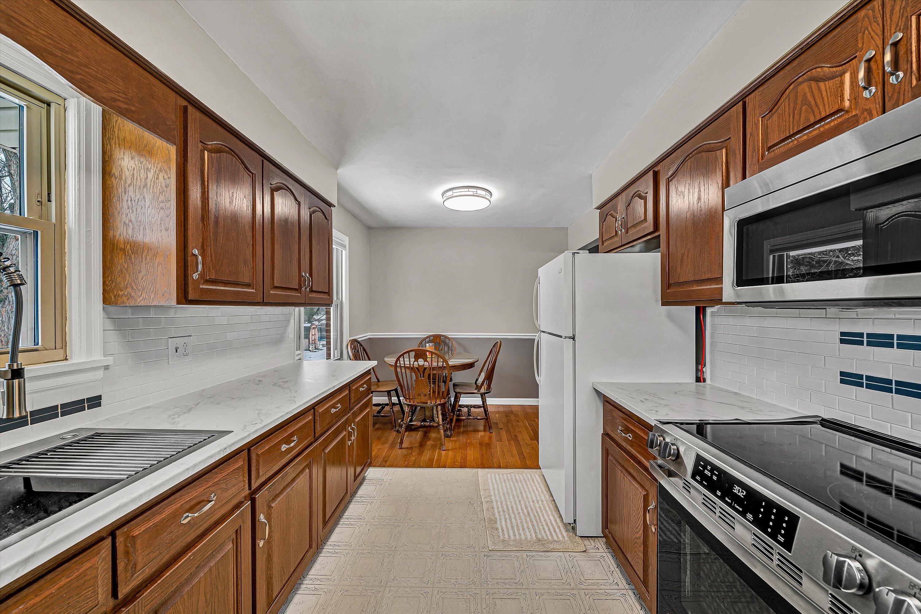 2409 Rollingwood DR