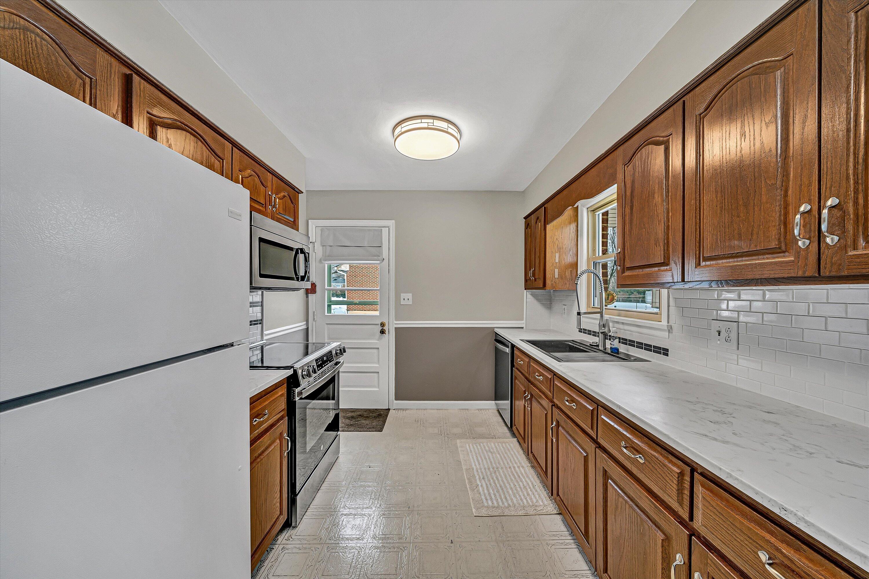 2409 Rollingwood DR