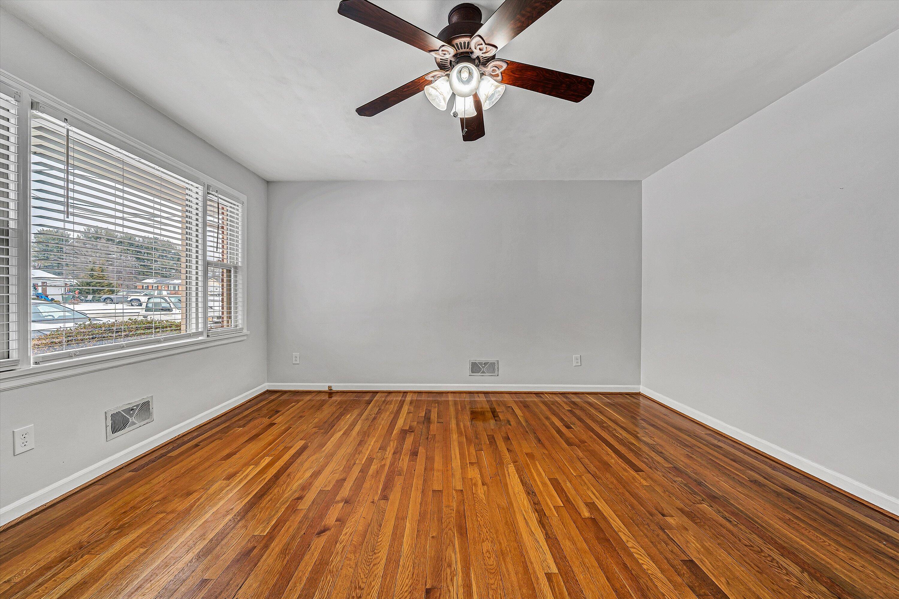 2409 Rollingwood DR