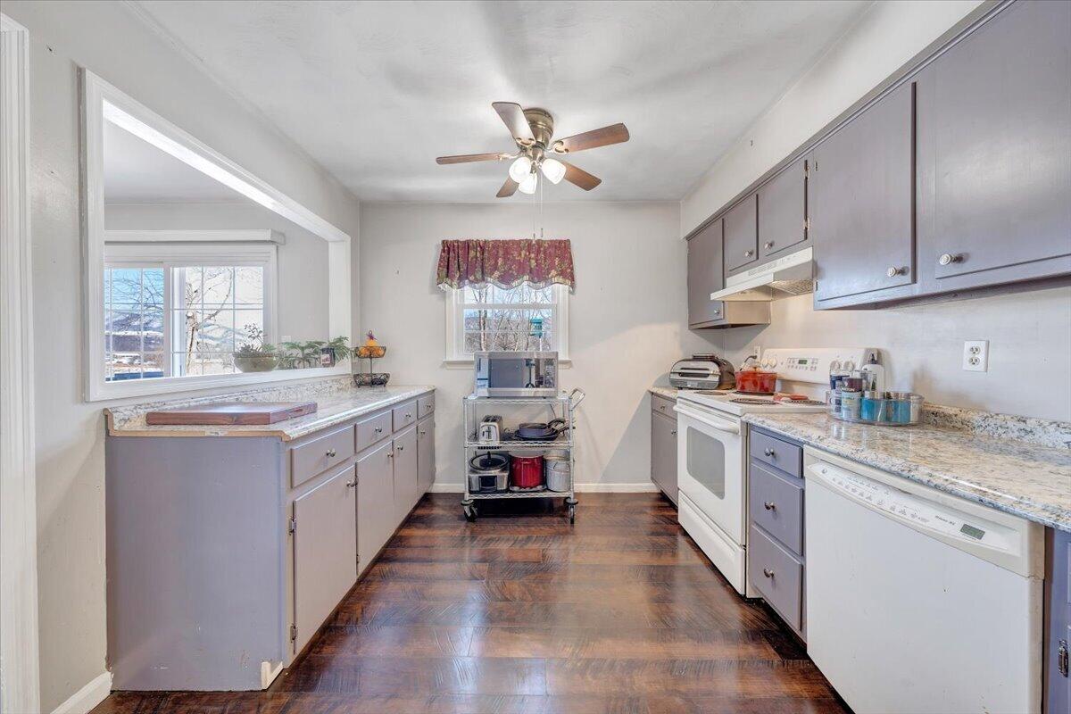 135 Silverbirch DR