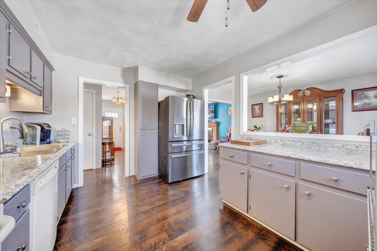 135 Silverbirch DR