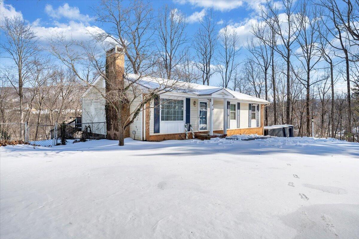 135 Silverbirch DR