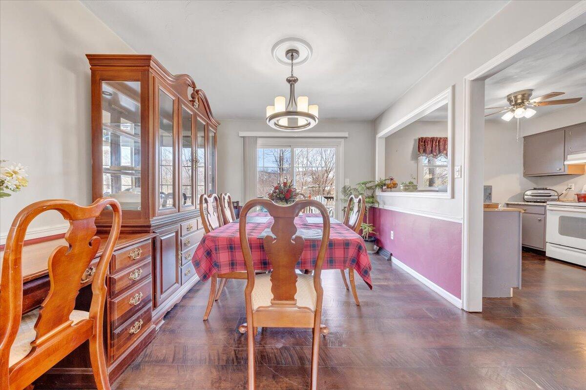 135 Silverbirch DR
