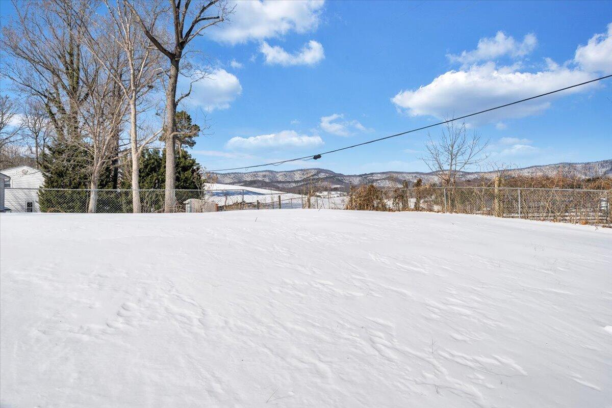 135 Silverbirch DR