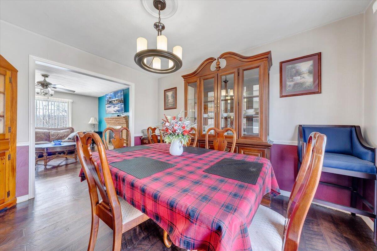 135 Silverbirch DR