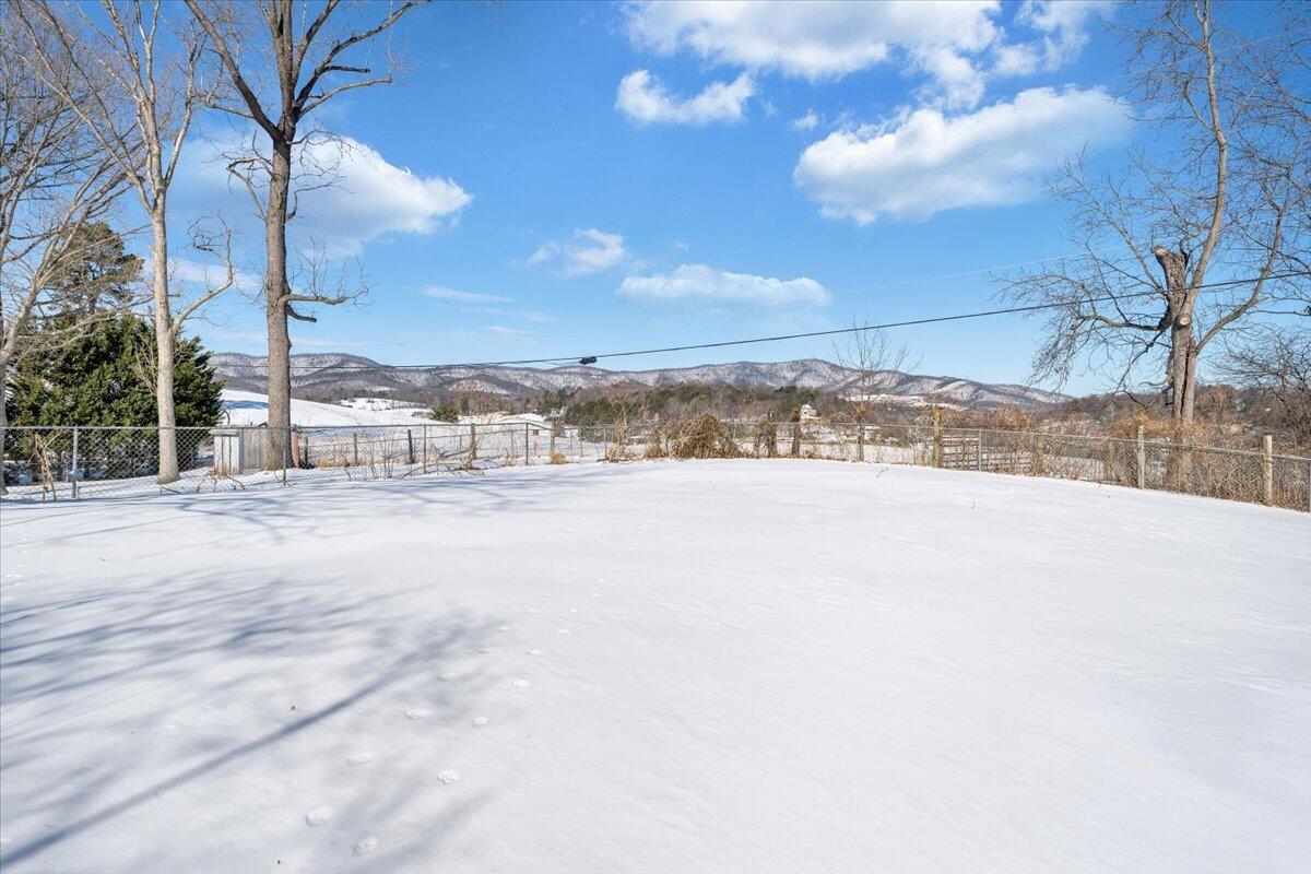 135 Silverbirch DR