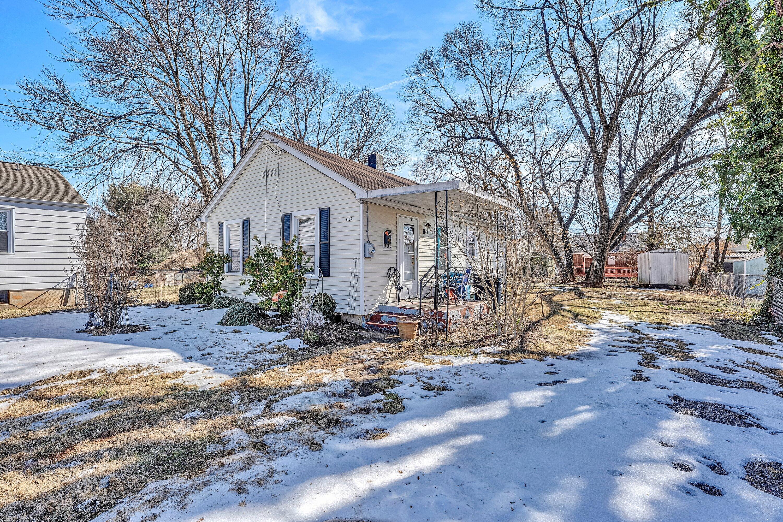 3109 Maplelawn AVE NW