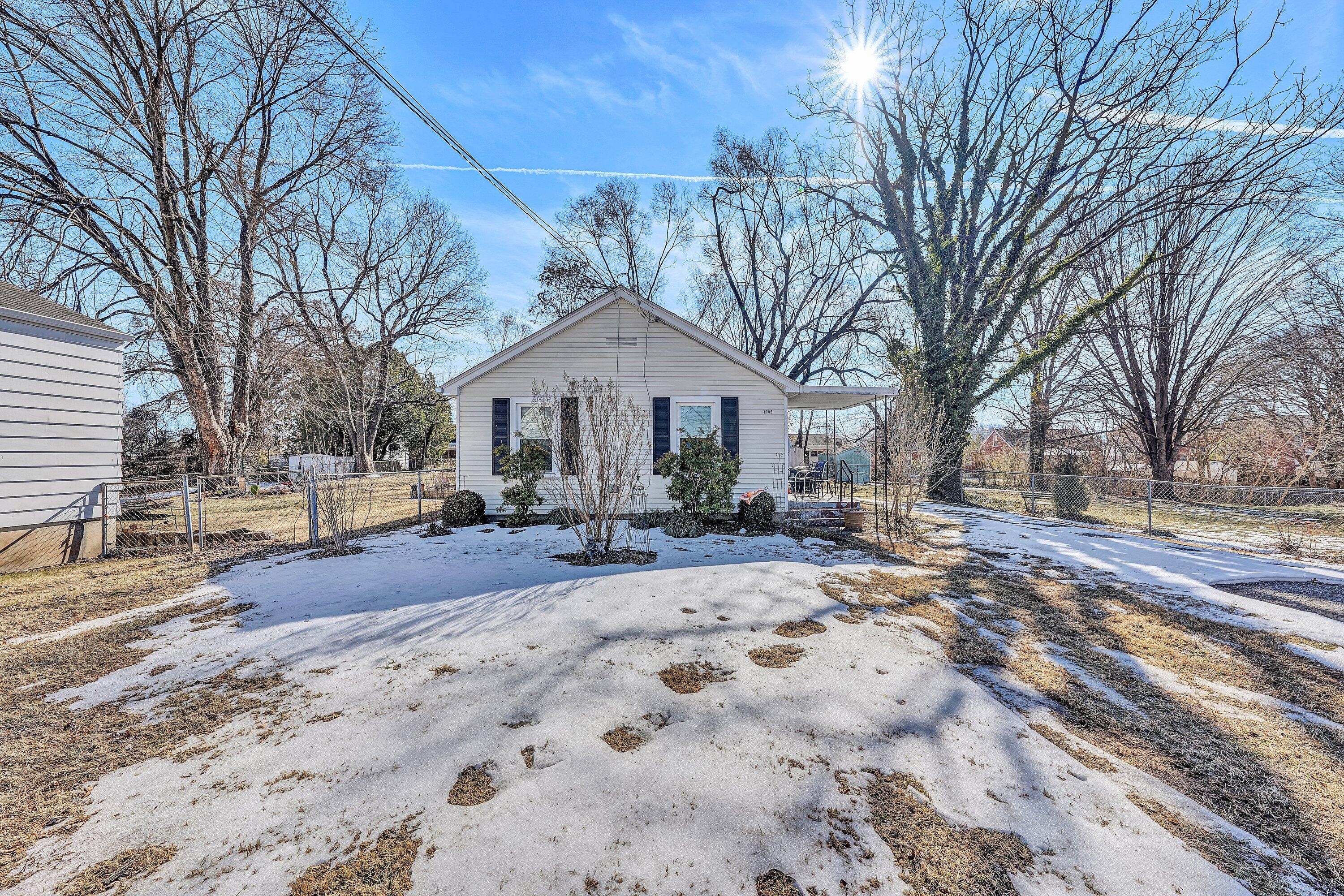 3109 Maplelawn AVE NW