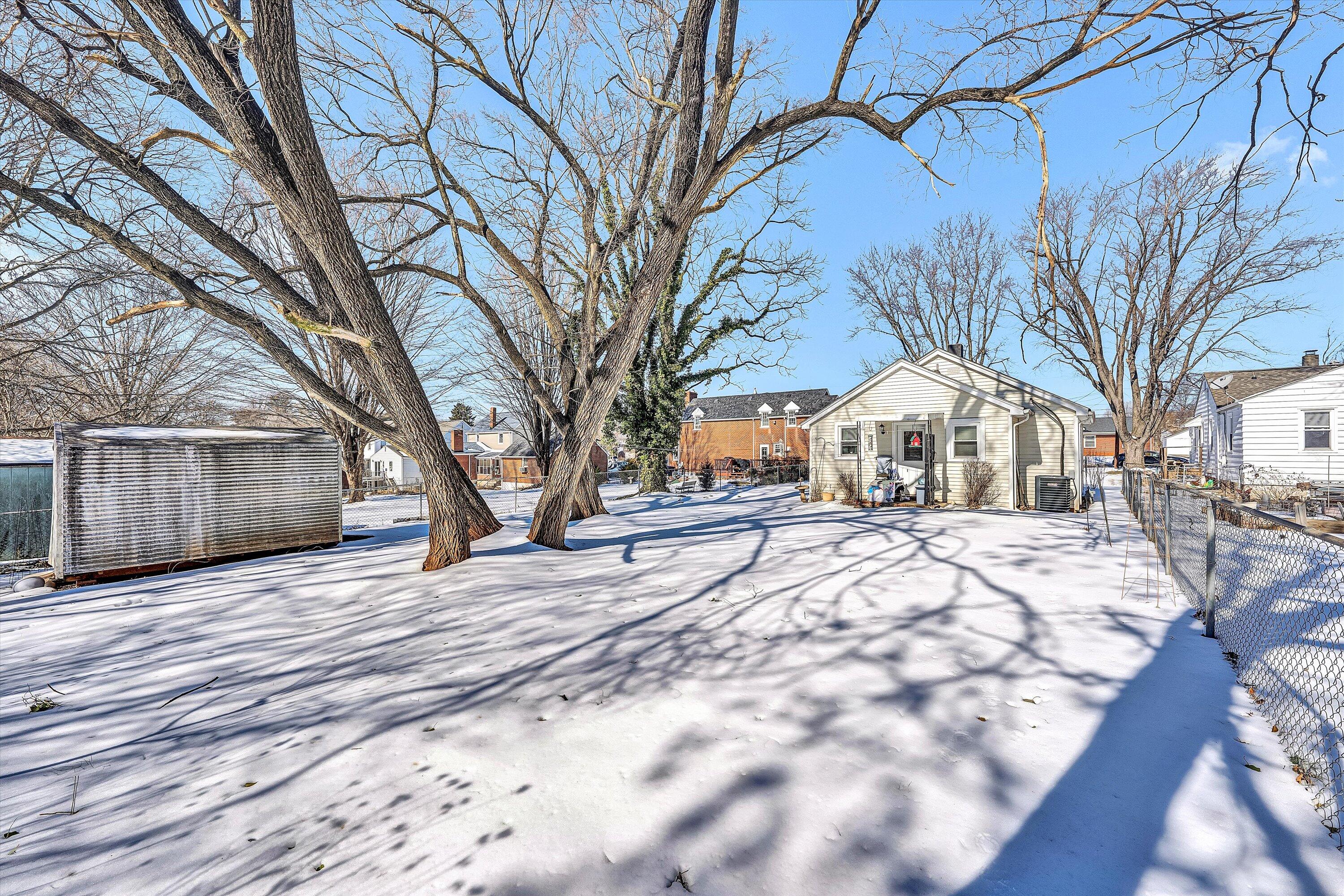 3109 Maplelawn AVE NW