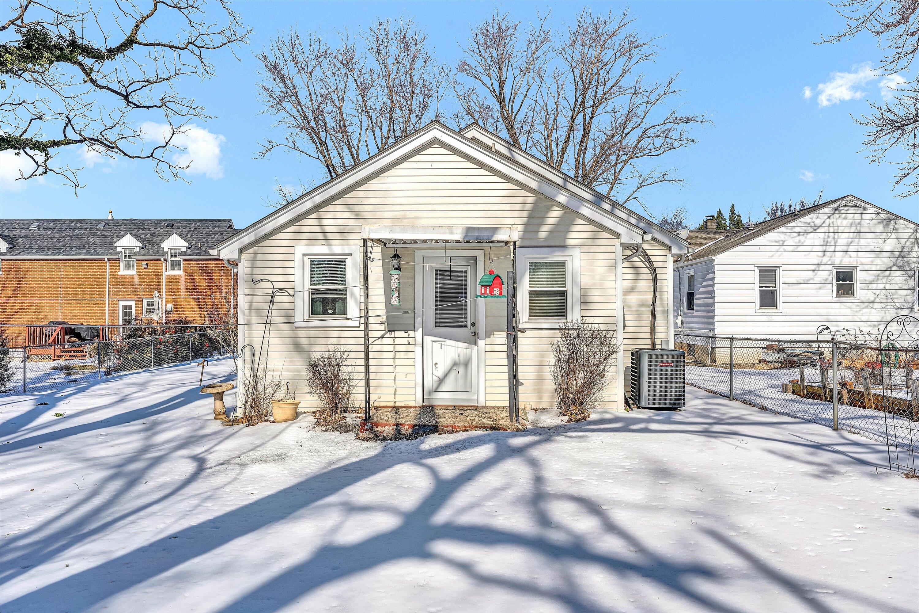 3109 Maplelawn AVE NW